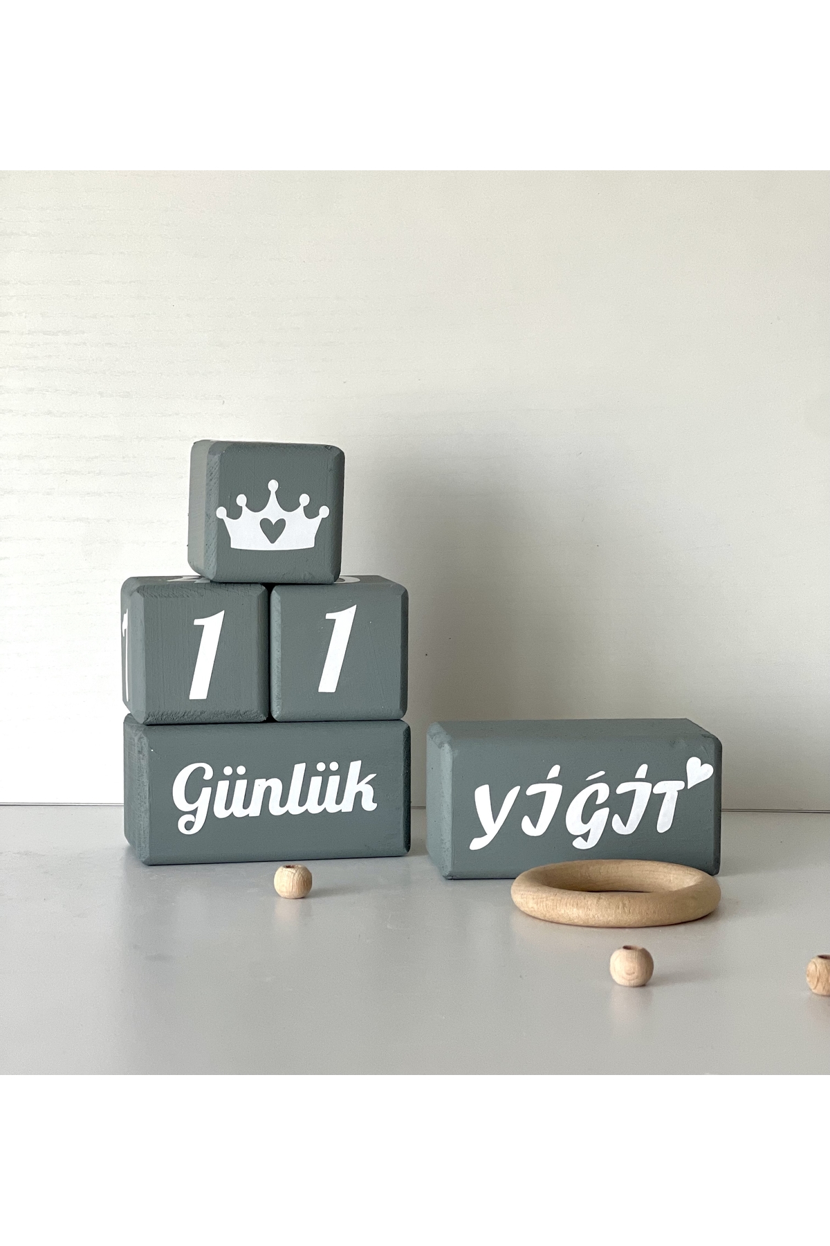 Anne bebek anı küpü isimli set gri beyaz yazılı türkçe