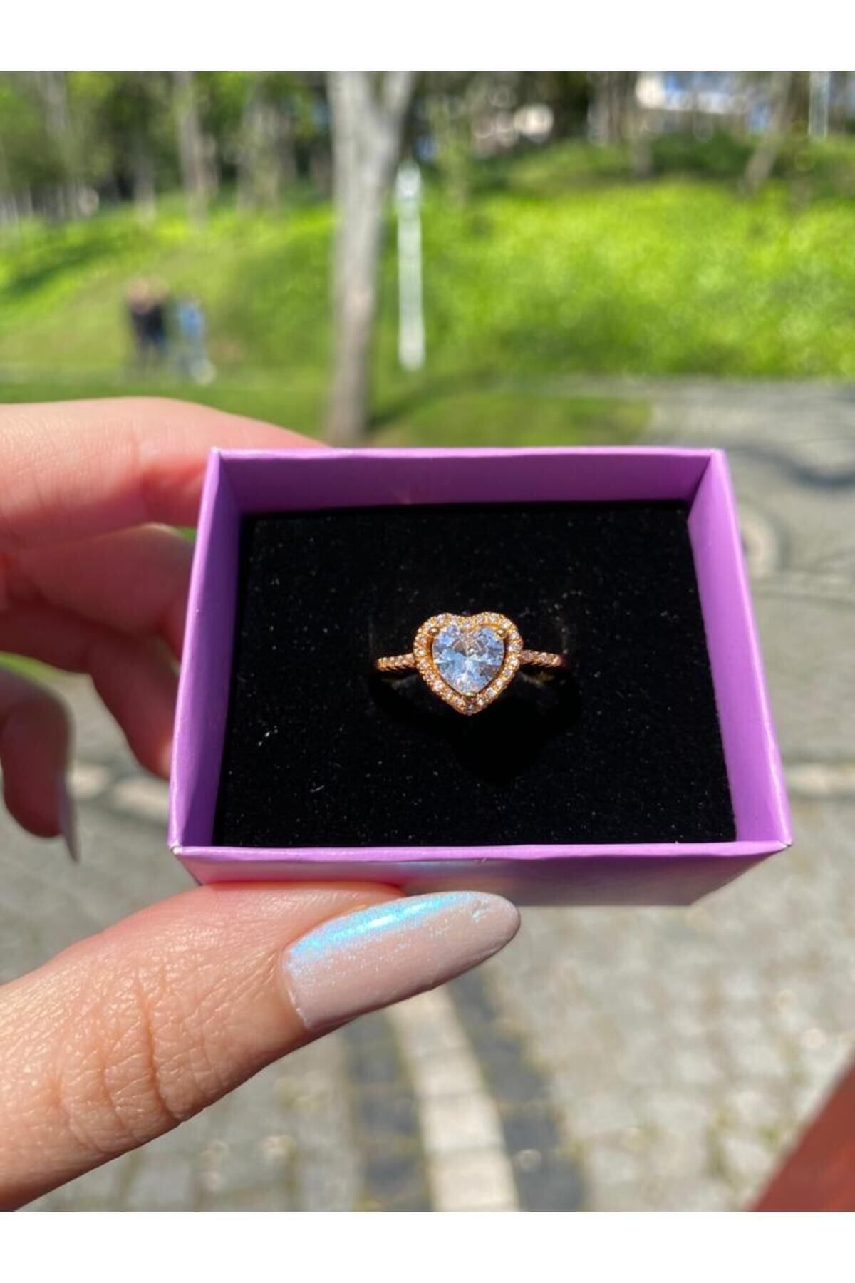 Sparkling blue 2025 elevated heart ring