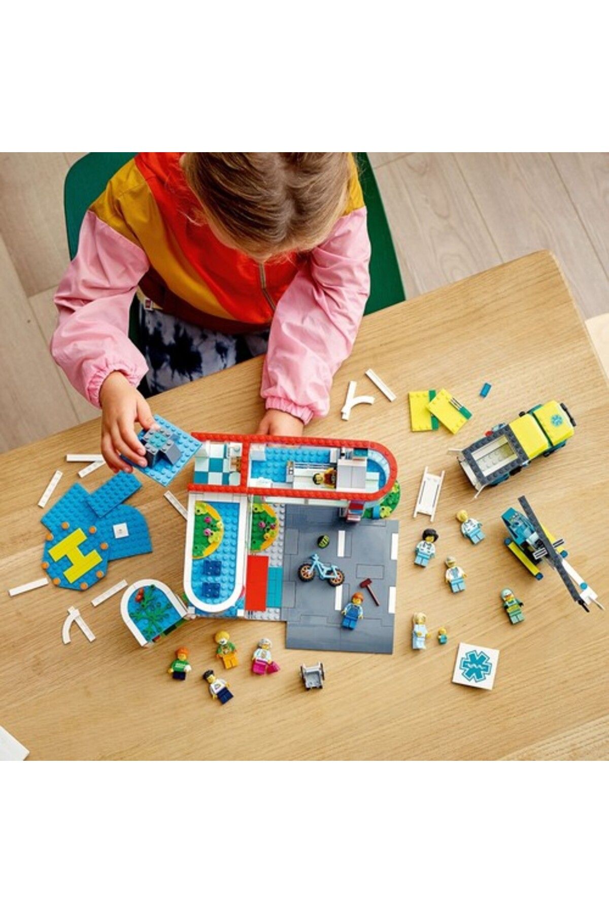 LEGO-® City Hospital 60330 Construction Set (816 Pieces) 5