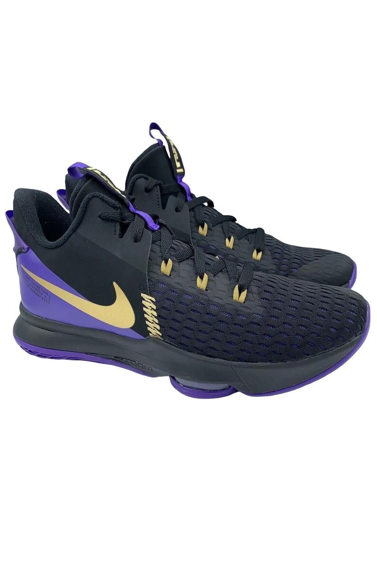 black nike basketball shoes