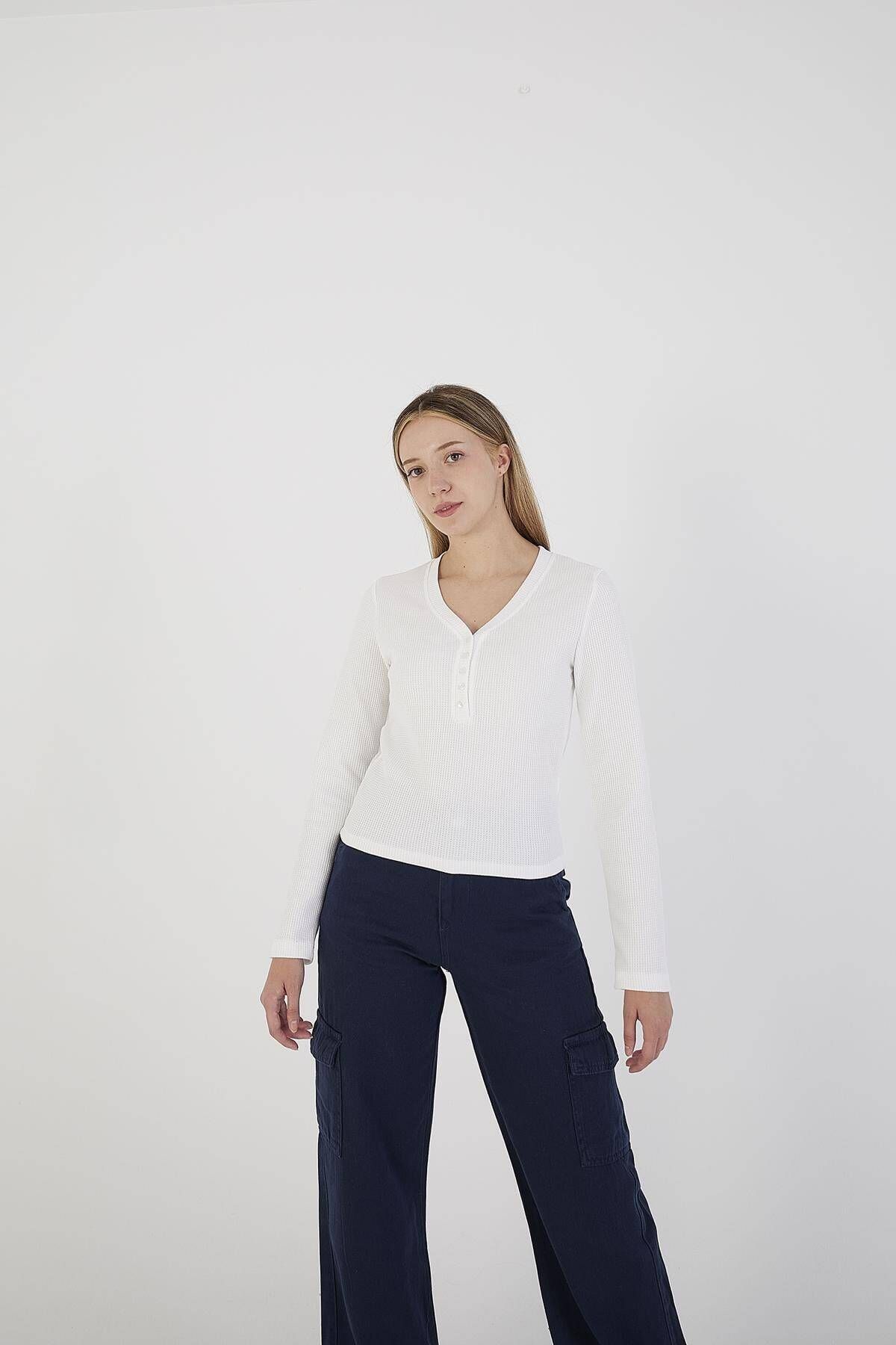 Addax-V-Neck Buttoned Front Textured Blouse B1147 4