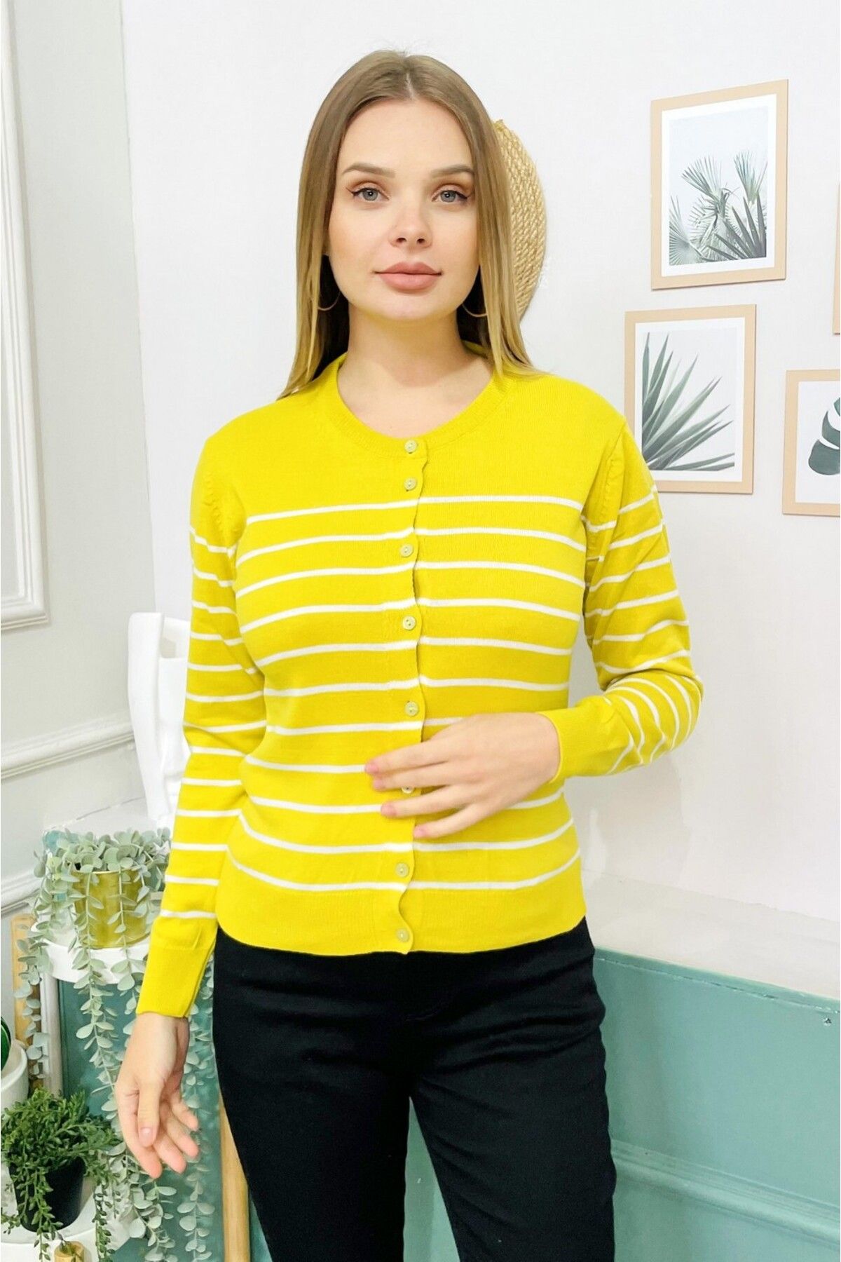 StilOBA MUSTARD STRIPED BUTTONED CARDIGAN Trendyol
