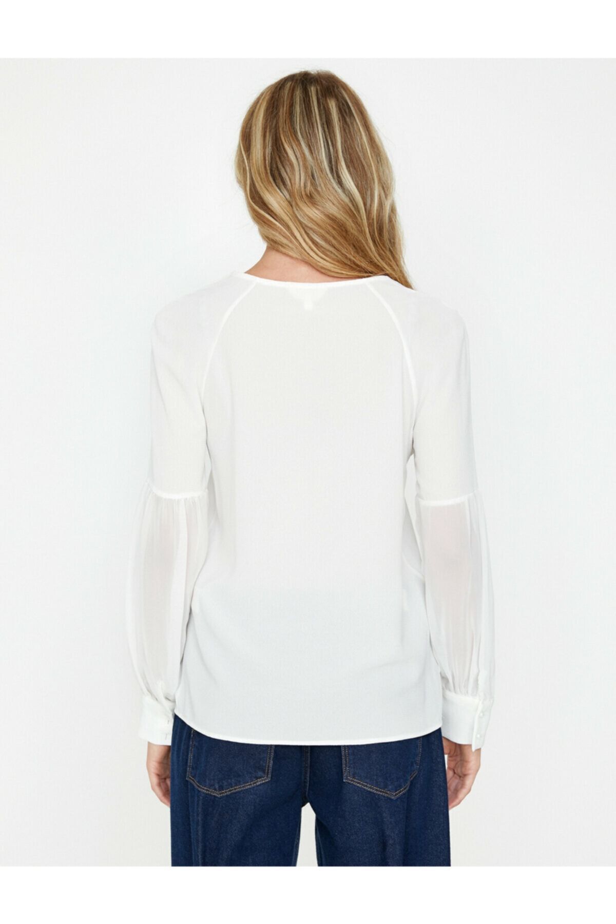 Koton-Woman
 White V-Neck Blouse 9KAK68872PW 4