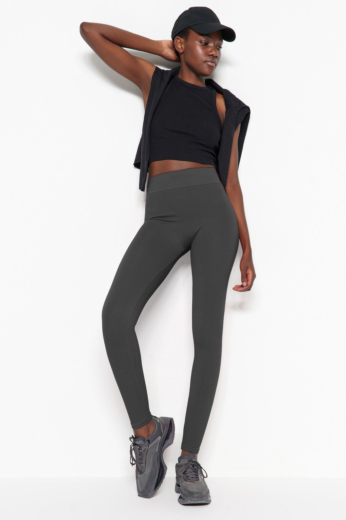 Trendyol Collection-Dunkle anthrazitfarbene nahtlose/nahtlose gestrickte Sportstrumpfhose in voller Länge TWOAW20TA0071 3