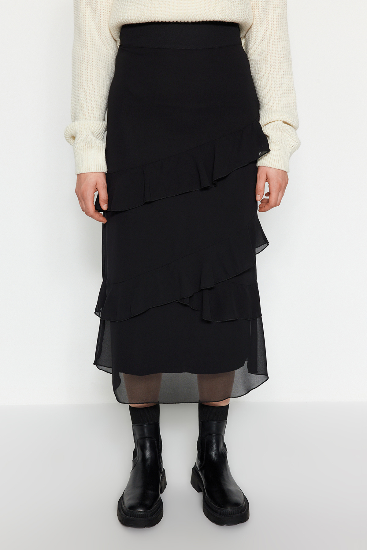 Trendyol Collection-Fustă neagră din șifon midi - Detaliu volantă, țesută, TWOAW24ET00269 4