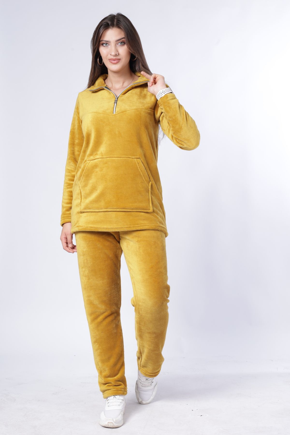 complete the look image