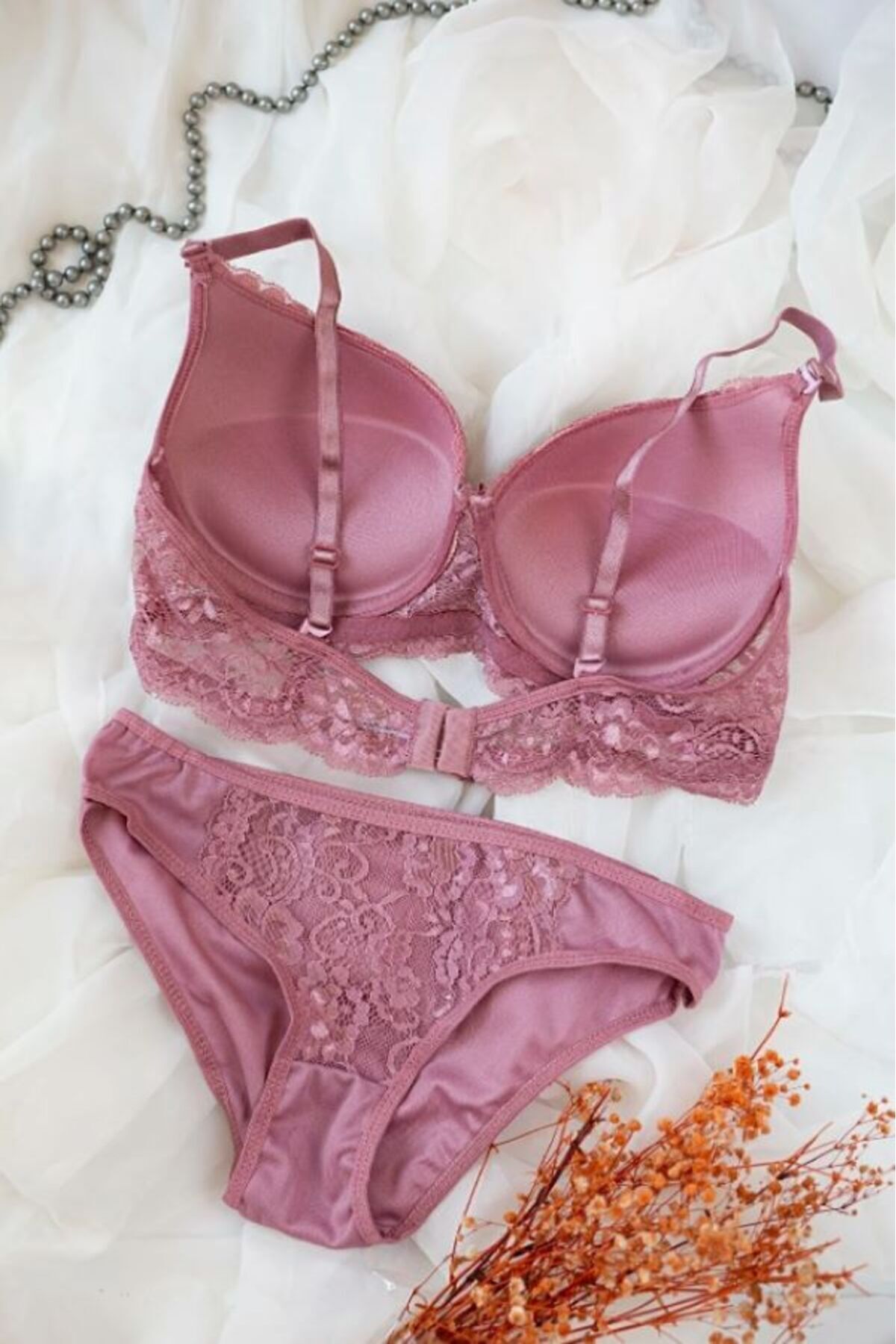 PRAG-Padded Lace Bra and Lacy Panty Set 2