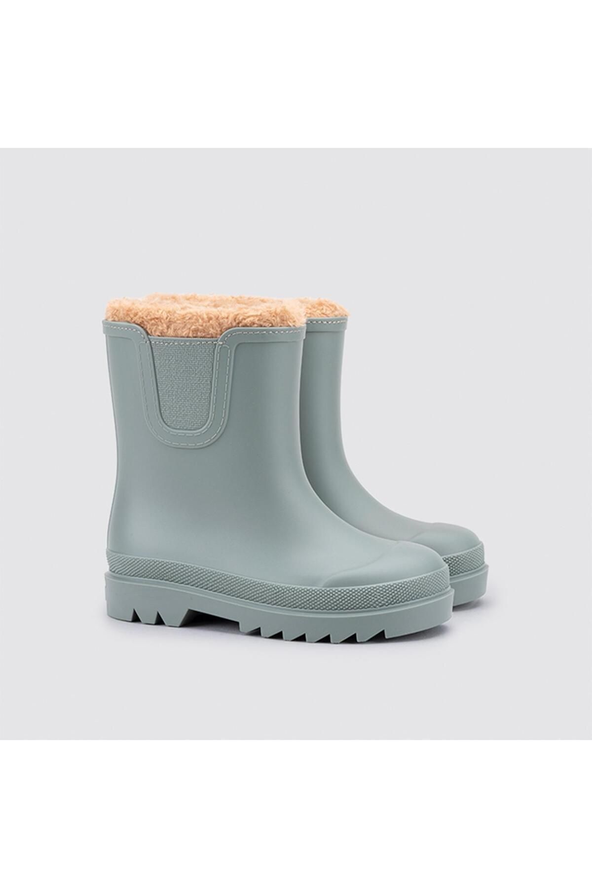 Green outlet rain boots
