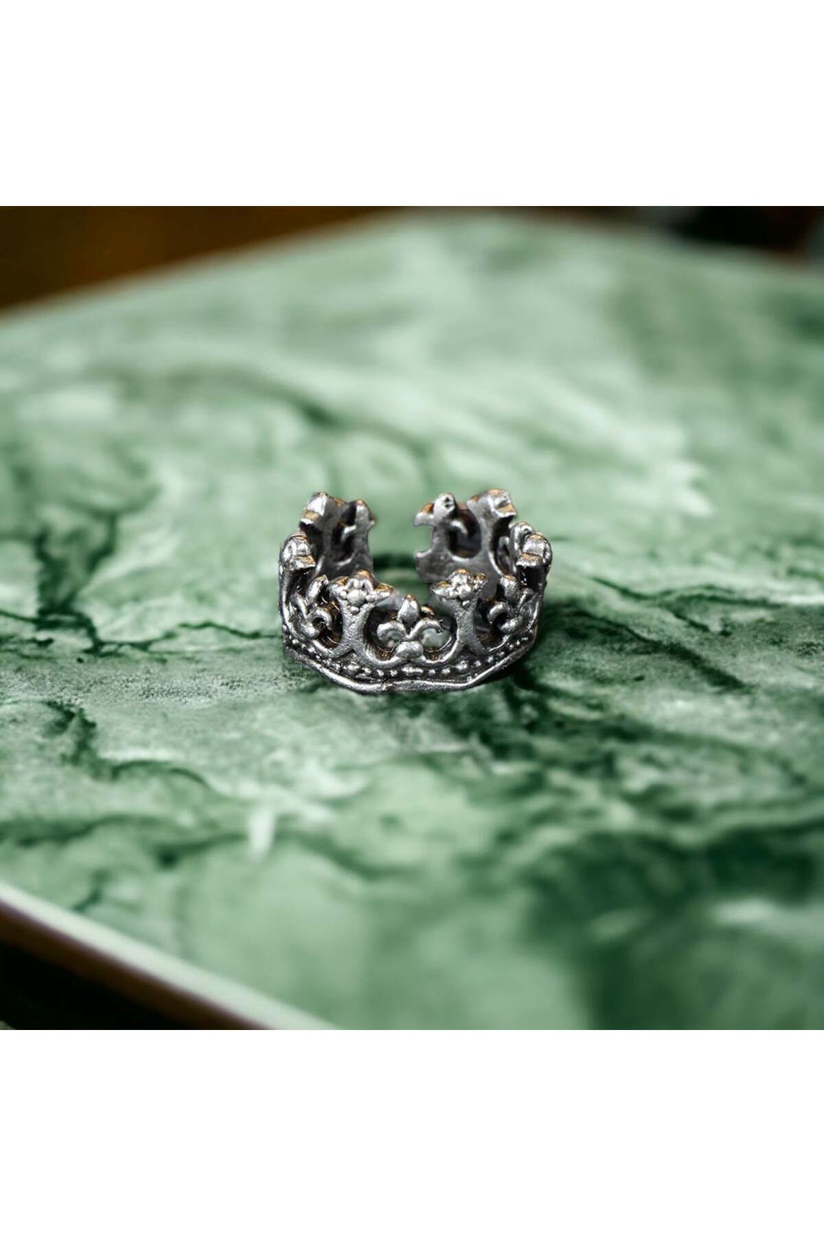 Womens discount crown ring