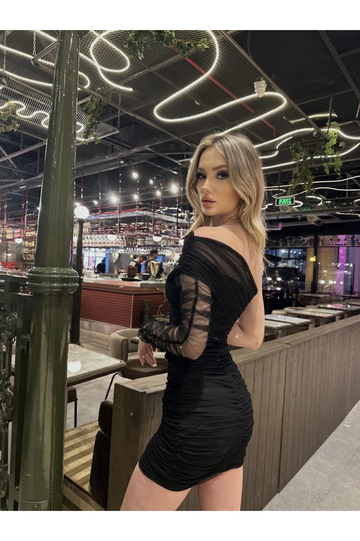 https://cdn.dsmcdn.com/ty1020/product/media/images/prod/SPM/PIM/20231024/17/8e4d7aa4-96f8-3dbf-9d24-233437c5a9cb/1_org_zoom.jpg