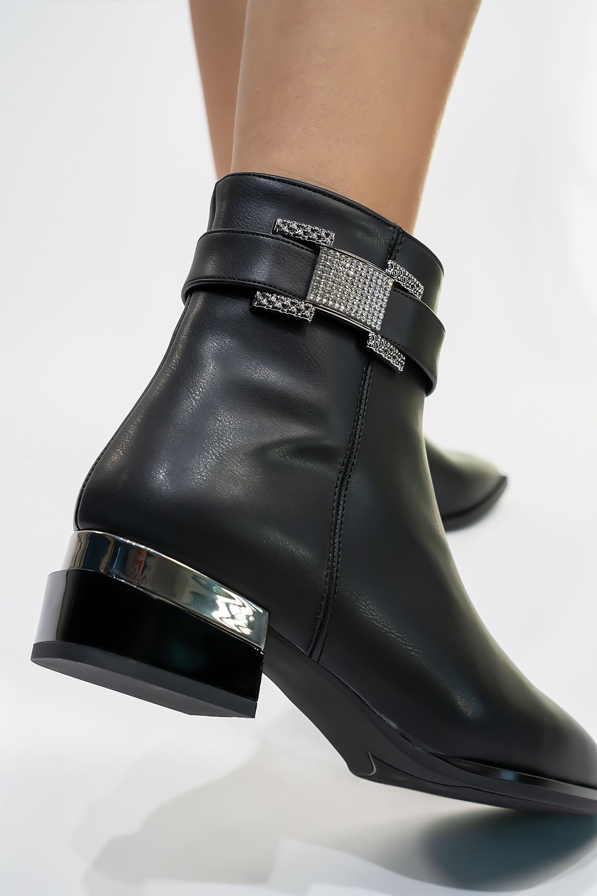 Bartrobel Women's Black Leather Stone Detailed Heeled Boots - Trendyol