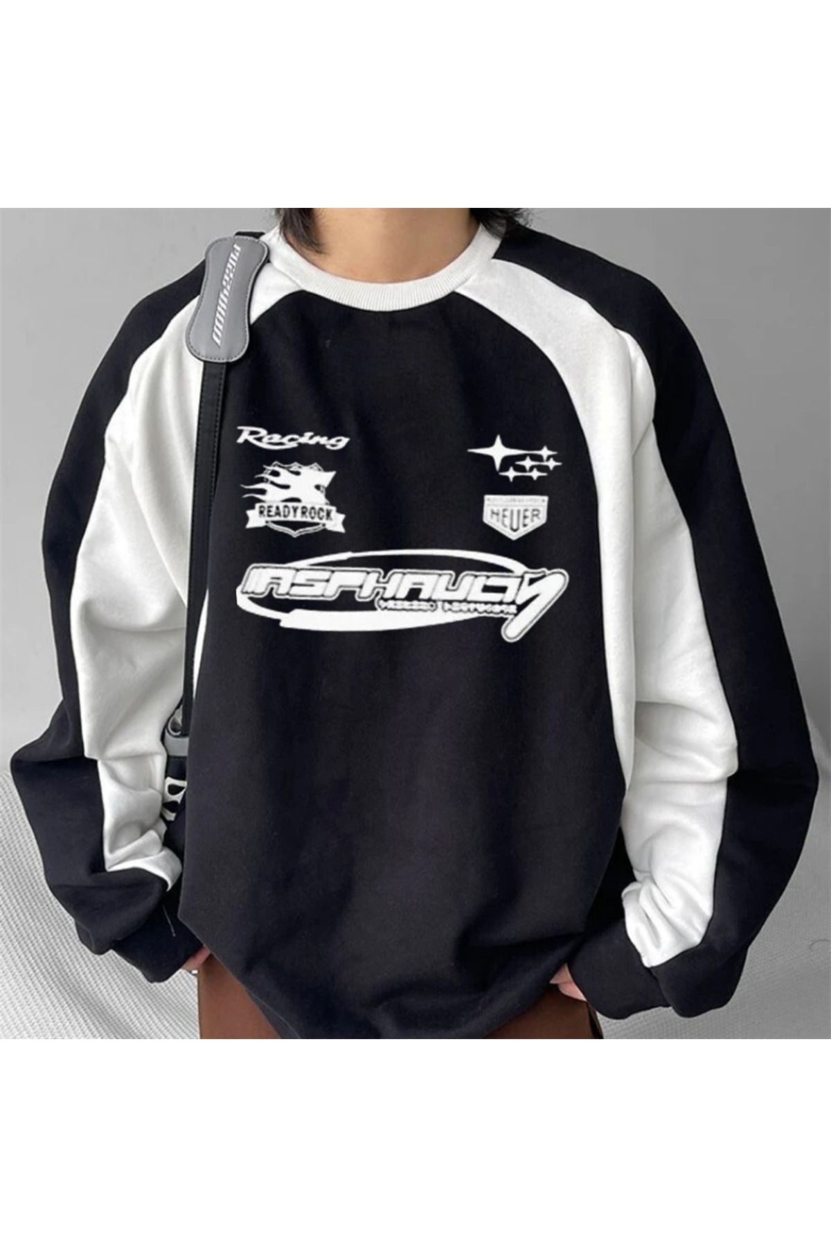 Streetwear crewneck sweatshirt sales