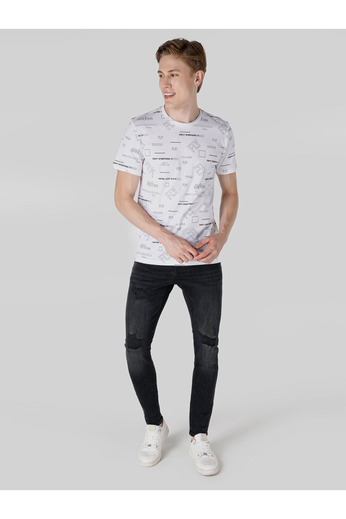 تی شرت سفید مردانه یقه دوچرخه مناسب به طور منظم طرح دار پوست آستین کوتاه t shirt Colin’s