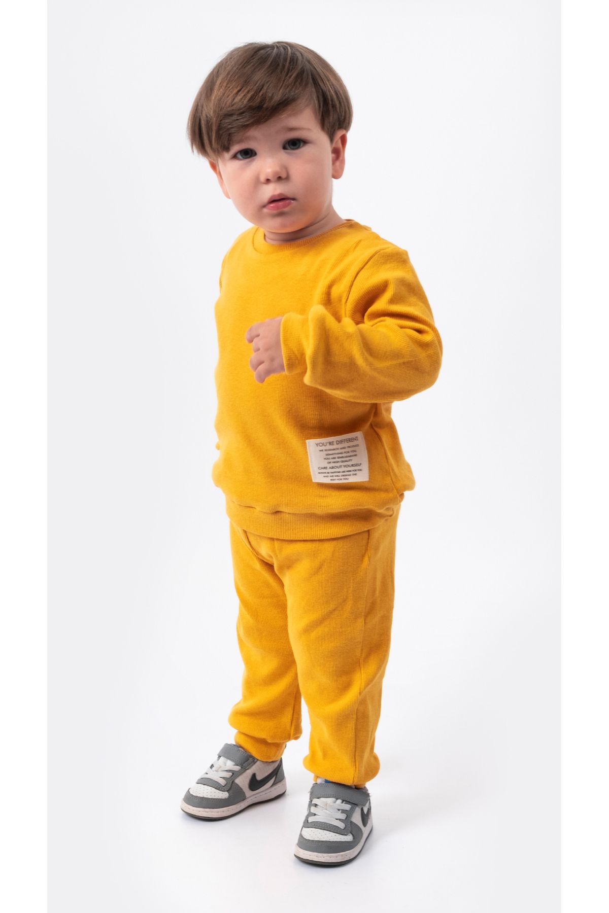 https://cdn.dsmcdn.com/ty1020/product/media/images/prod/SPM/PIM/20231024/22/978608bb-137f-316d-8113-4ad988c57e76/1_org_zoom.jpg