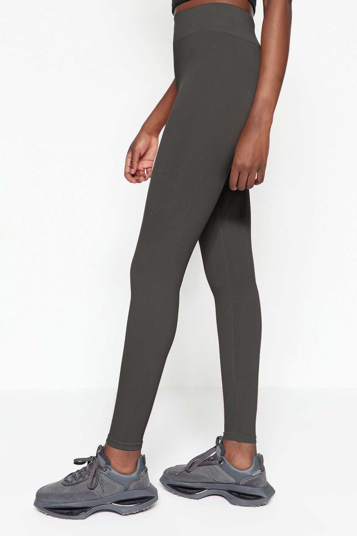 Trendyol Collection-Dunkle anthrazitfarbene nahtlose/nahtlose gestrickte Sportstrumpfhose in voller Länge TWOAW20TA0071 4