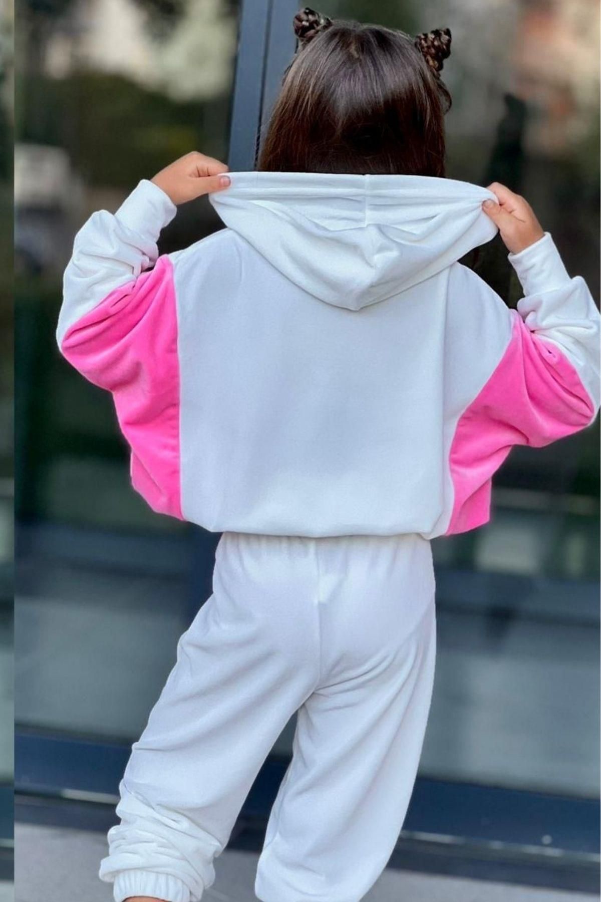 White store velvet sweatsuit