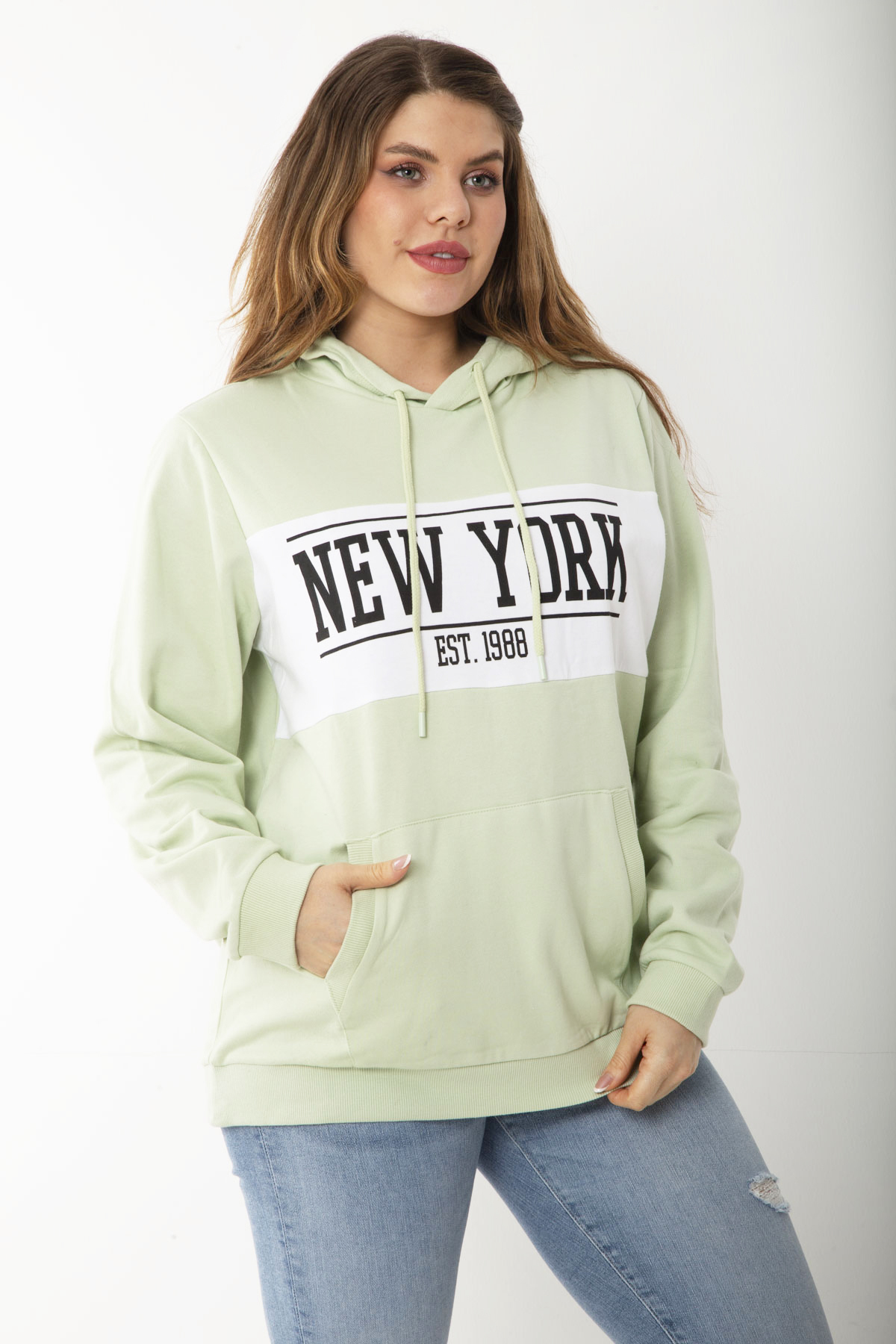 Women's Plus Size Green Raised Print and Hood Detailed Kangaroo Pocket Sweatshirt 65N37209