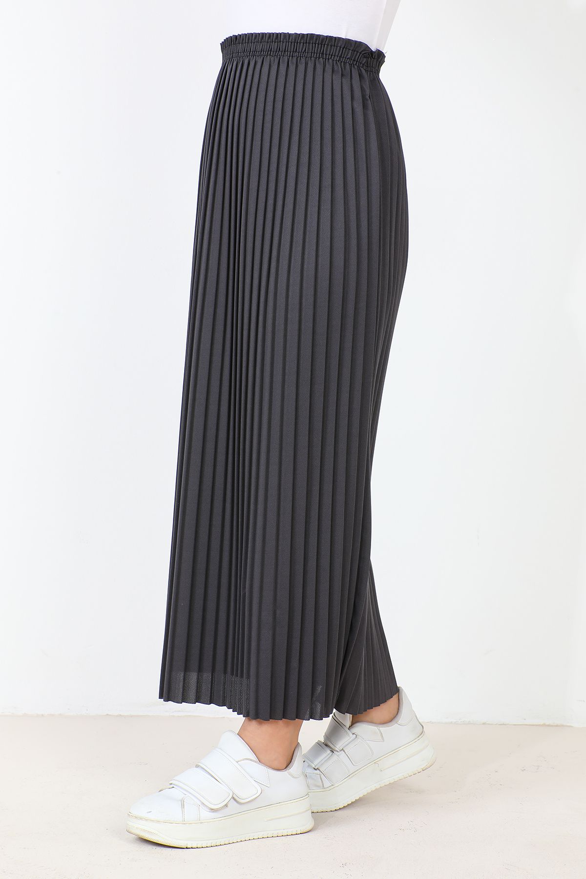 Dark grey deals pleated pencil skirt