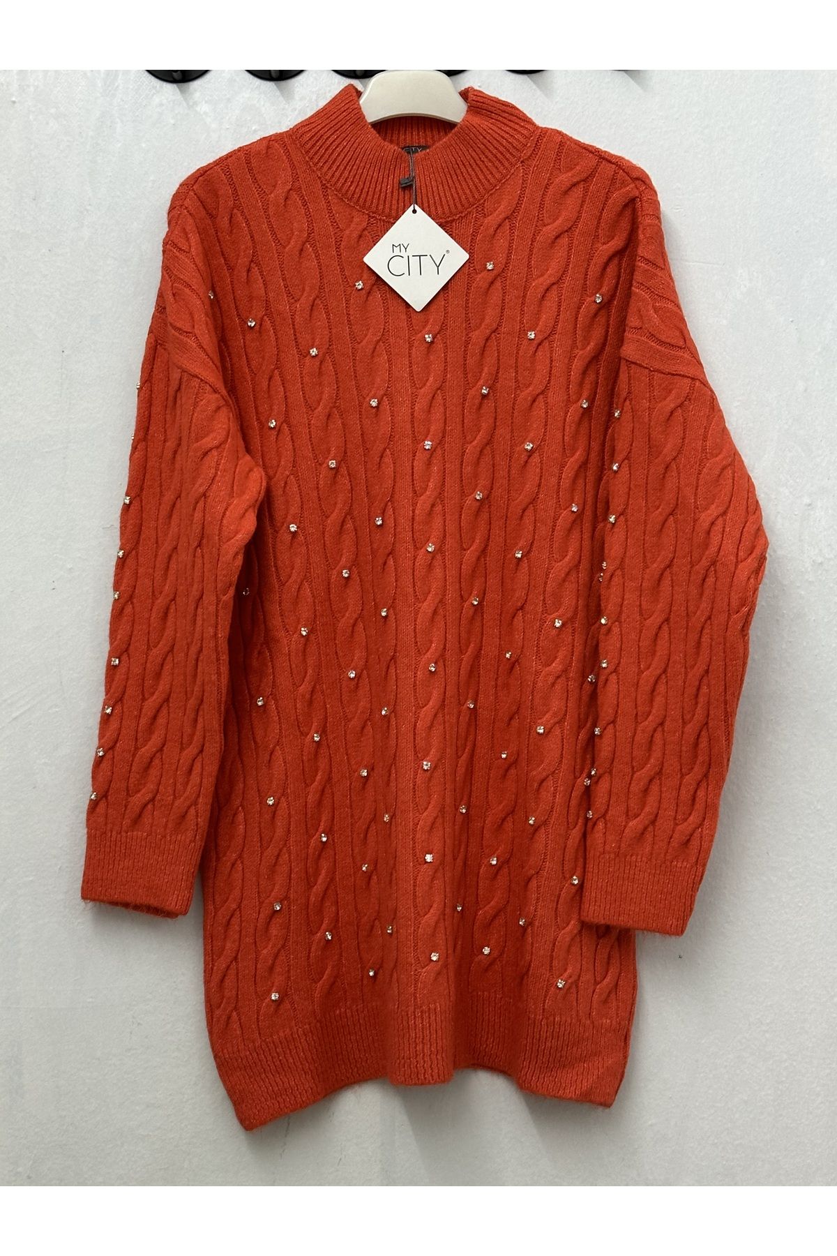 Sweater top single stone