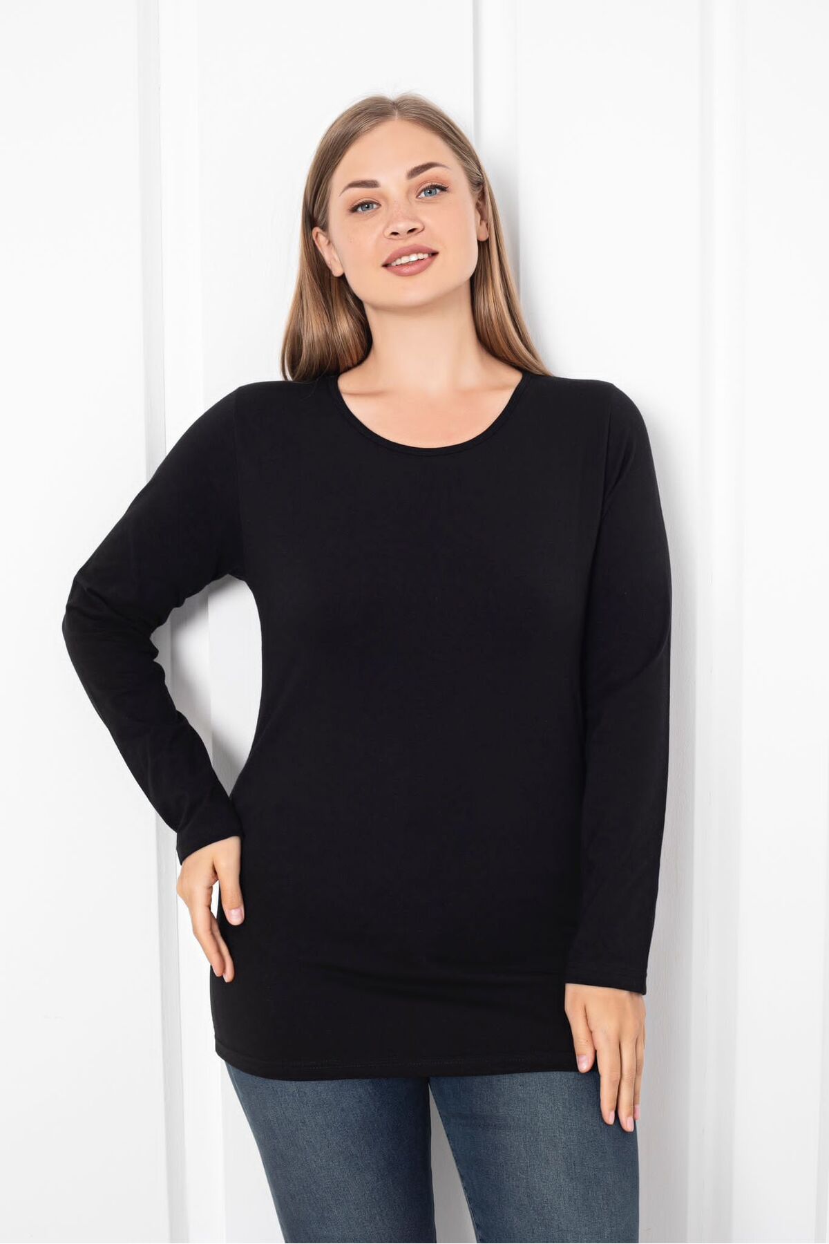 Trendbade Butik  Kadın Siyah Büyük Beden Bisiklet Yaka Body