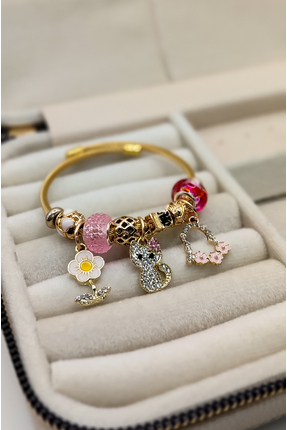 &Ccedil;i&ccedil;ek Kedicik Charm &Ccedil;elik Bileklik