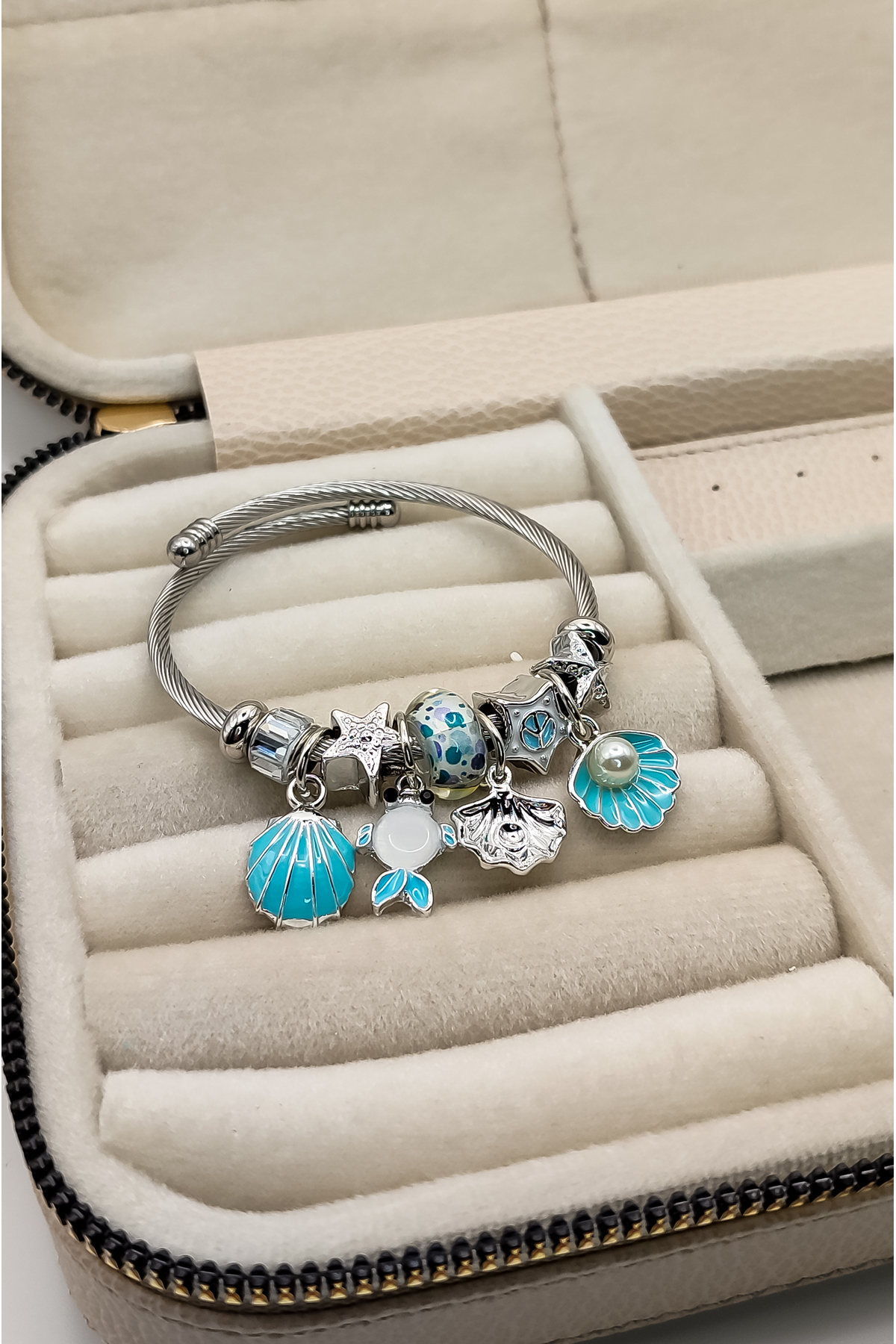 İnci Deniz Kabuğu Desenli Mavi Charm Çelik Bileklik