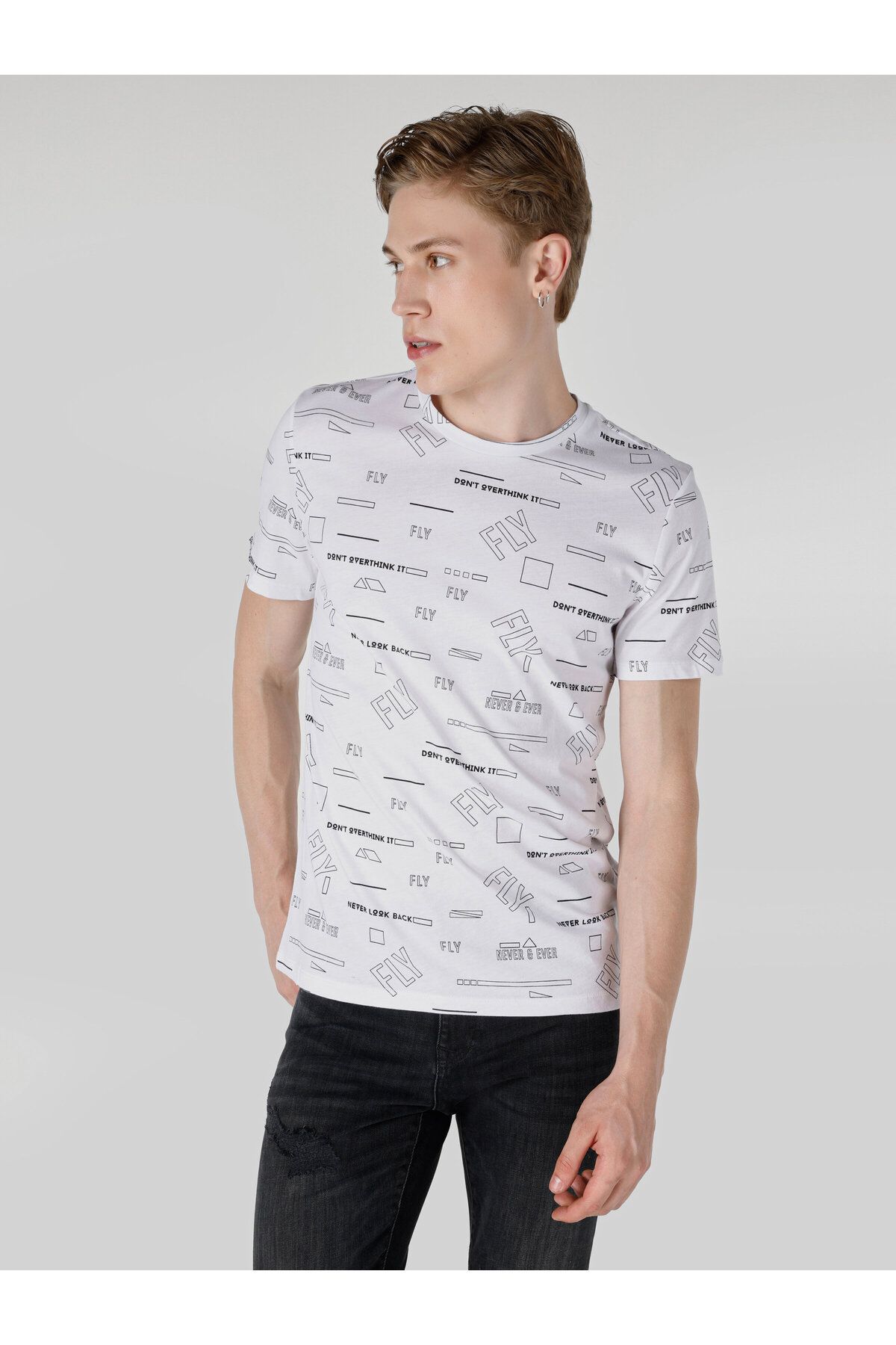 تی شرت سفید مردانه یقه دوچرخه مناسب به طور منظم طرح دار پوست آستین کوتاه t shirt Colin’s