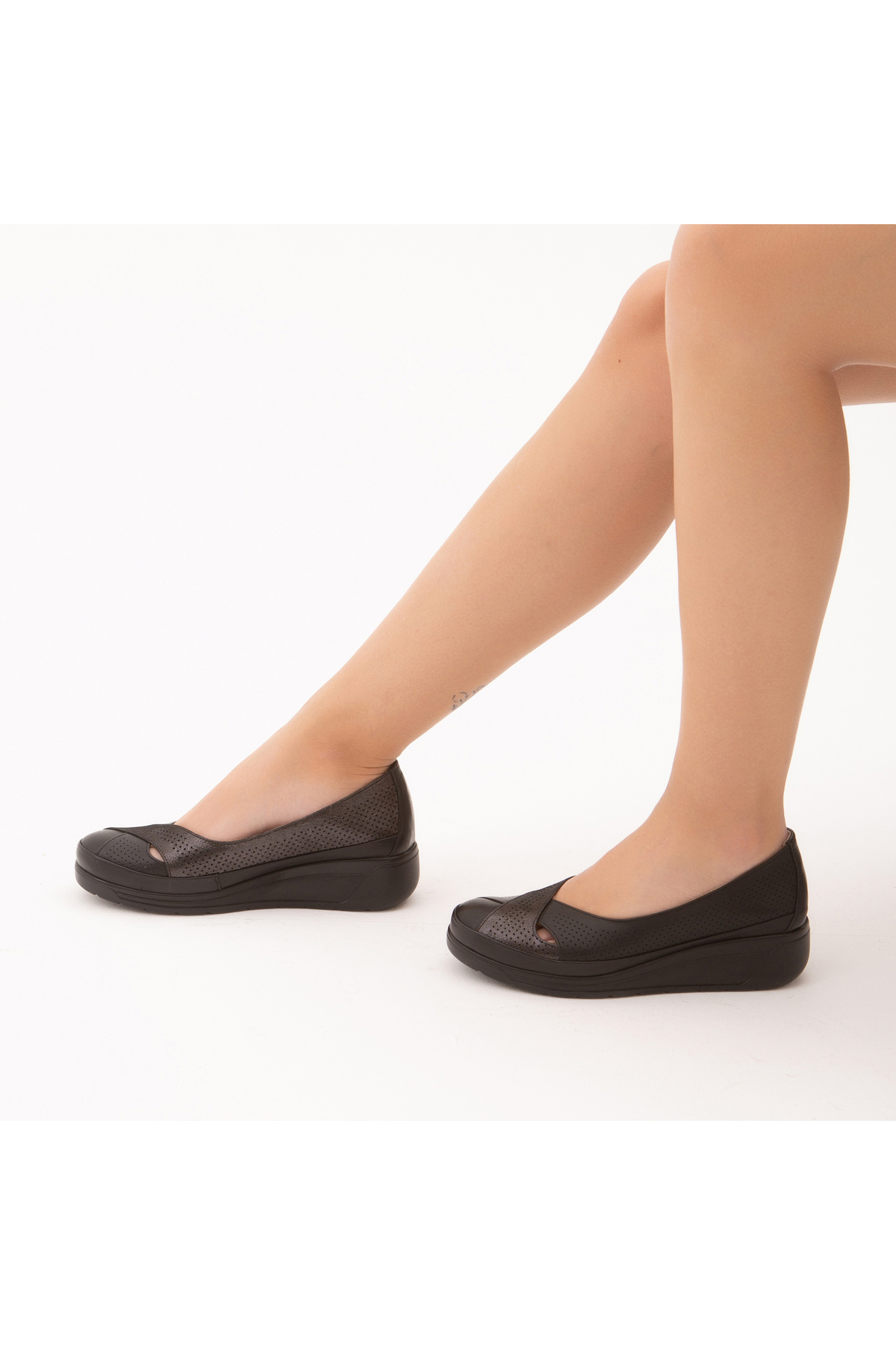 تامر تانجا کفش راحتی زنانه چرم اصل 824 1051 Byn Ayk Y22