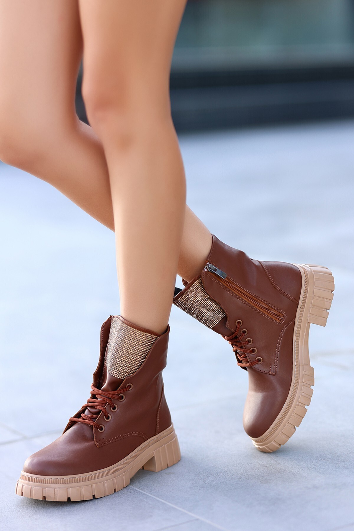 Vespe Taba Cilt Bağcıklı Bot