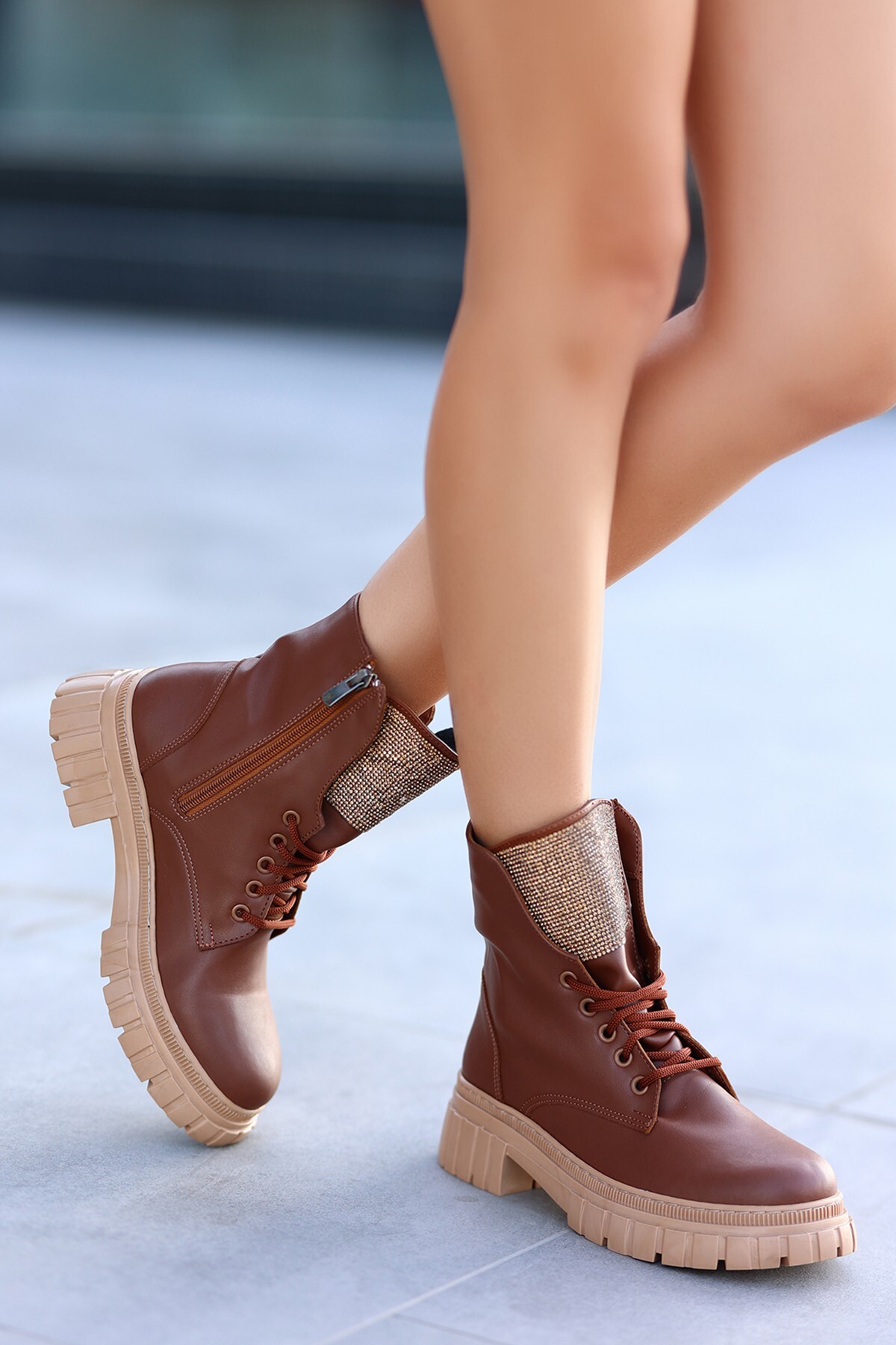 Vespe Taba Cilt Bağcıklı Bot