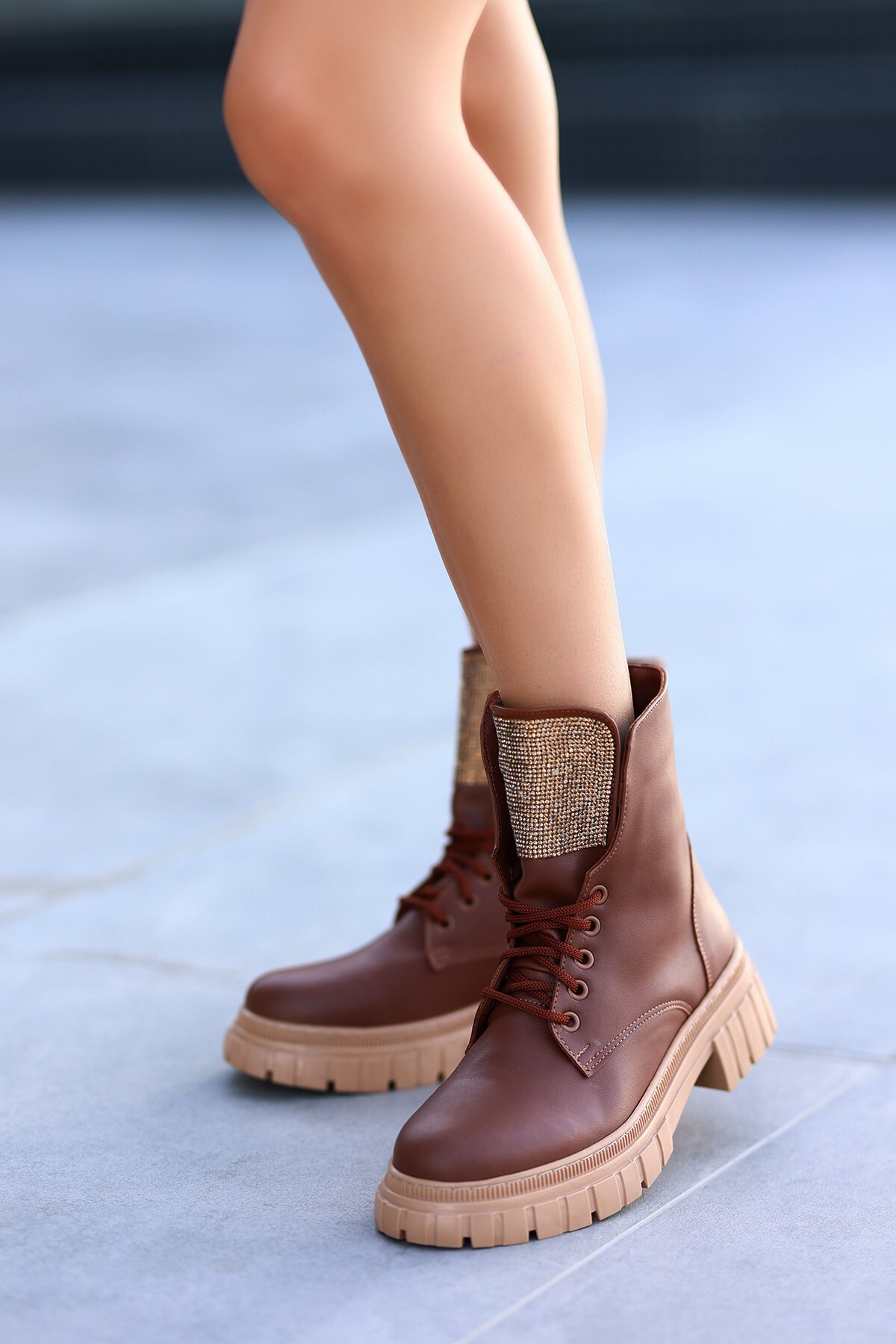 Vespe Taba Cilt Bağcıklı Bot