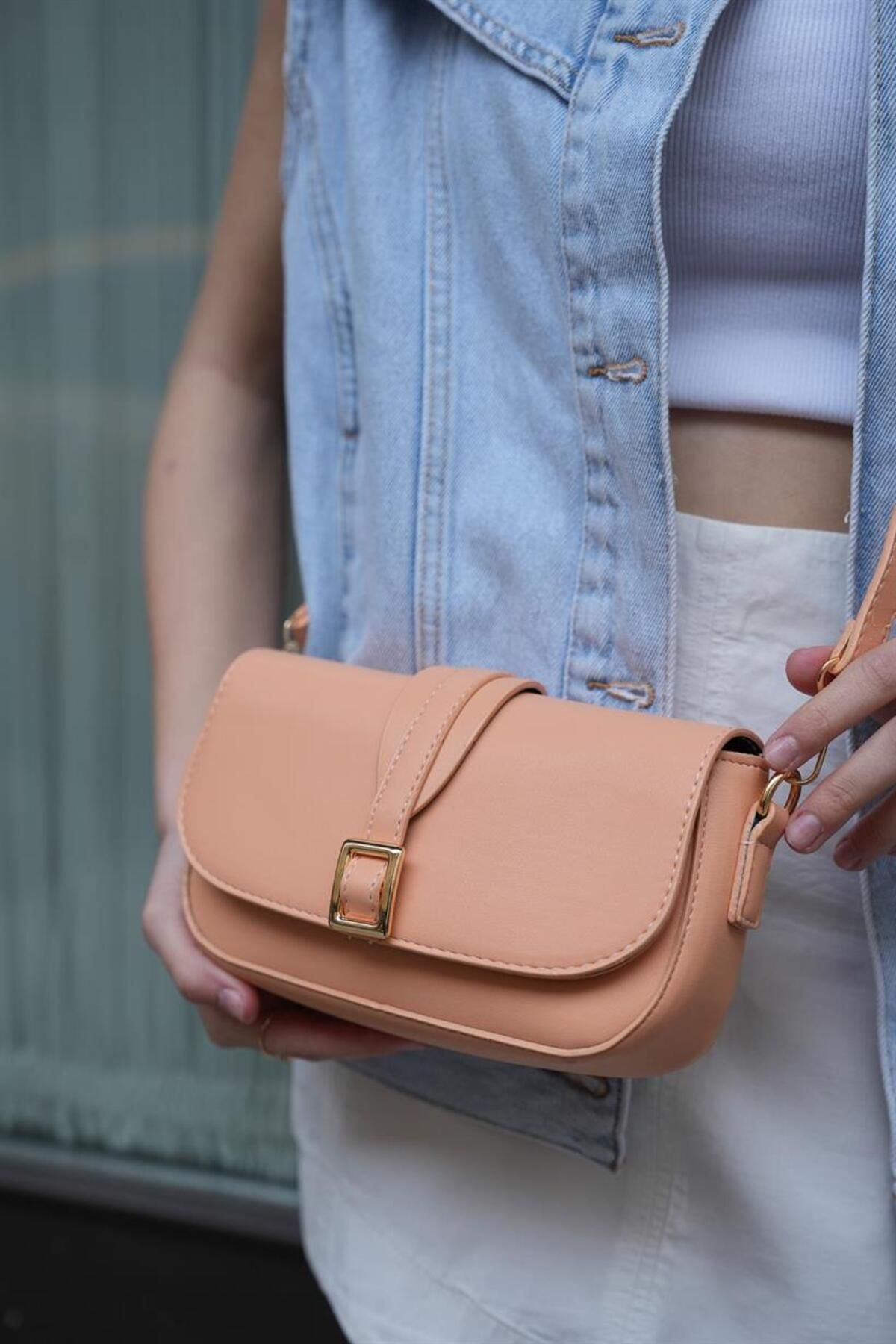 Gap crossbody saddle 2025 bag