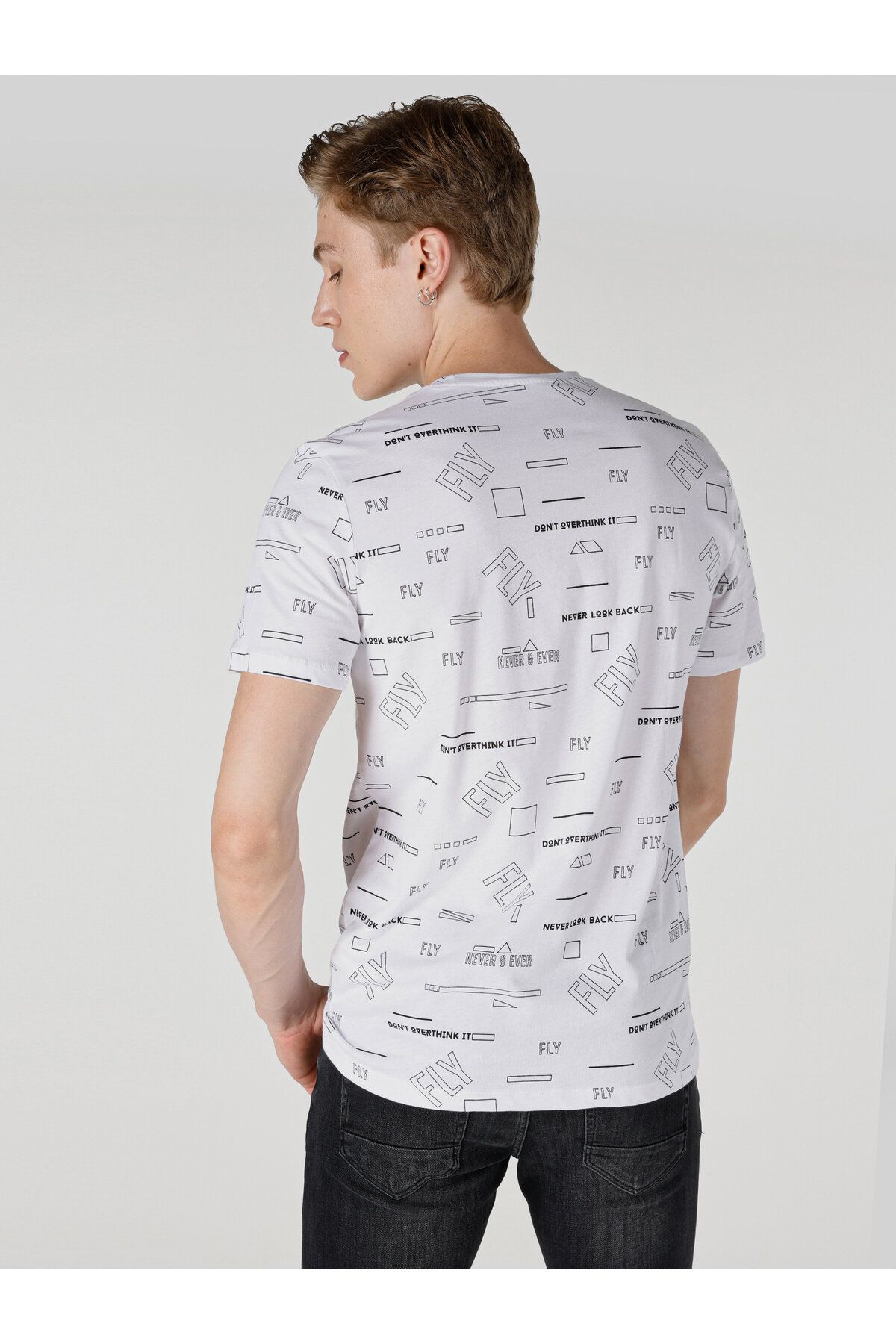 تی شرت سفید مردانه یقه دوچرخه مناسب به طور منظم طرح دار پوست آستین کوتاه t shirt Colin’s