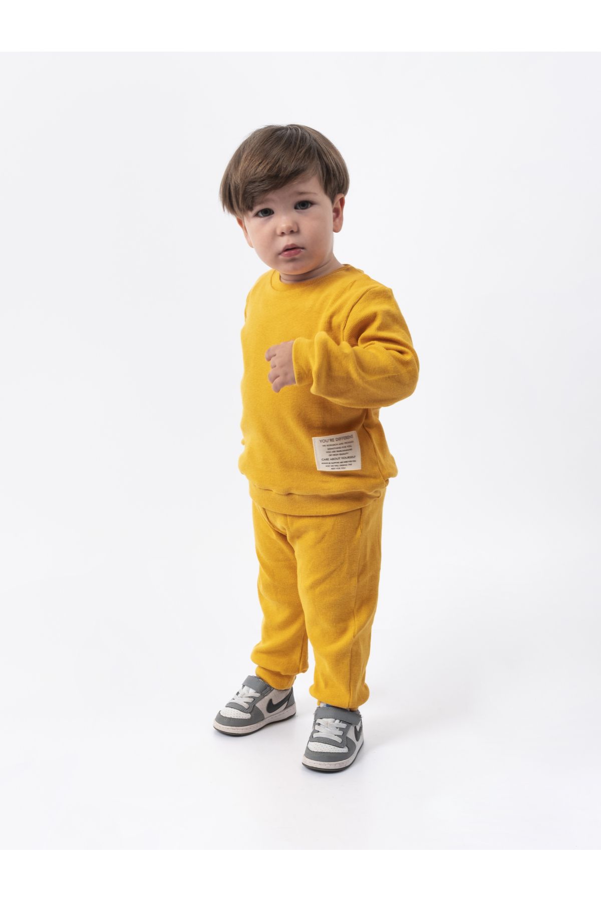 https://cdn.dsmcdn.com/ty1022/product/media/images/prod/SPM/PIM/20231024/22/e63dcc3d-9e97-36be-af01-c361e403825b/1_org_zoom.jpg