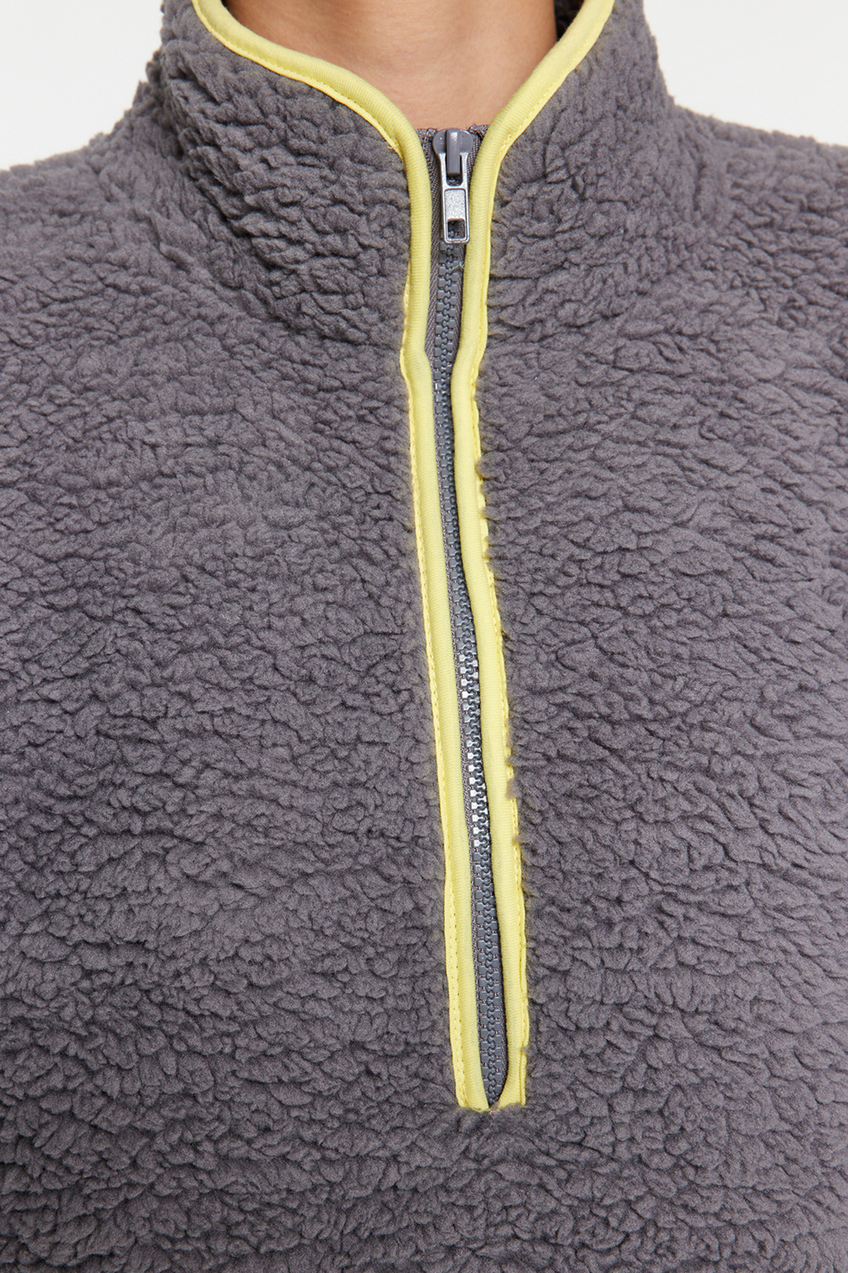 Trendyolmilla  Gri Peluş Örme Spor Sweatshirt THMAW23SW00021 - Görsel 7