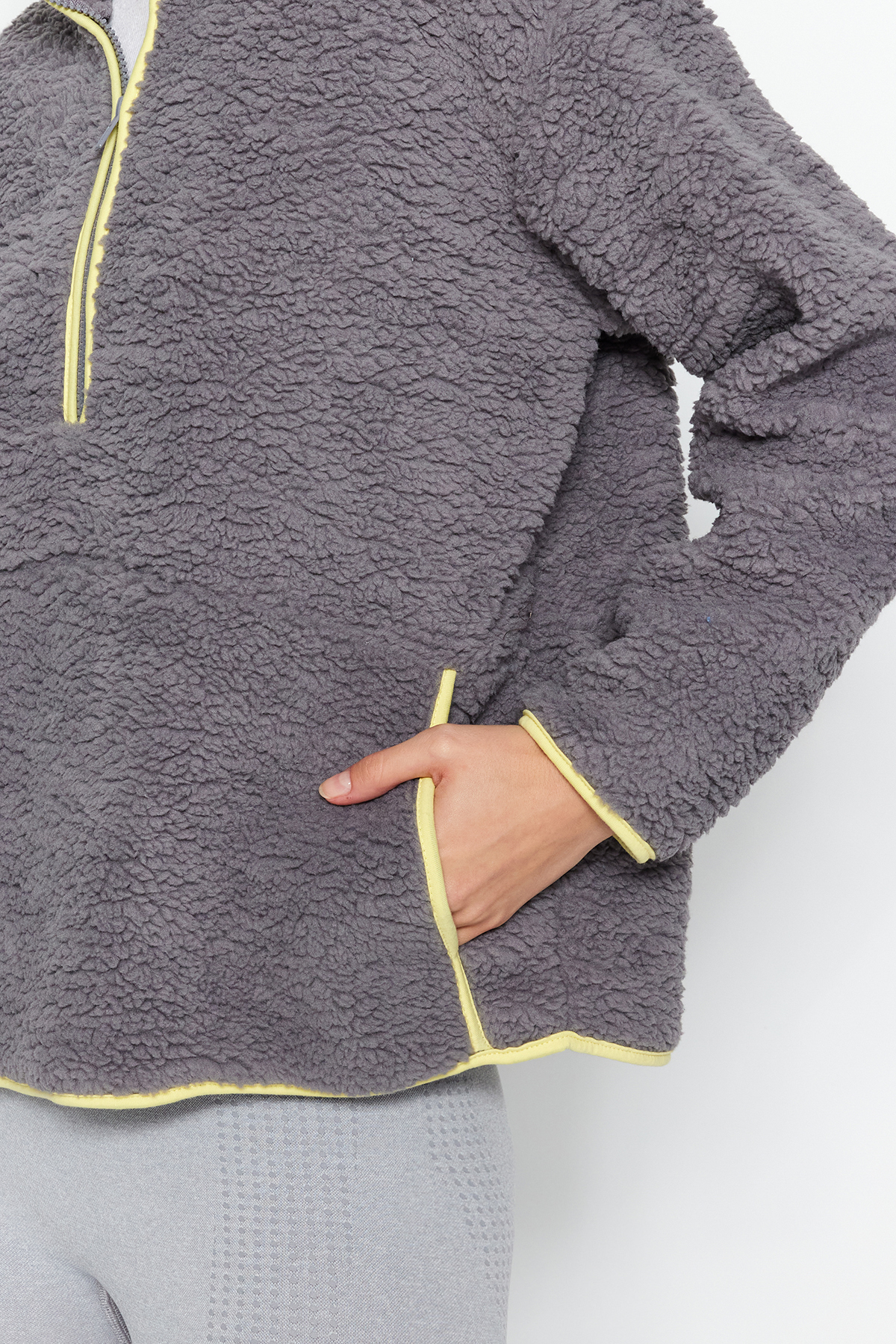Trendyolmilla  Gri Peluş Örme Spor Sweatshirt THMAW23SW00021 - Görsel 4