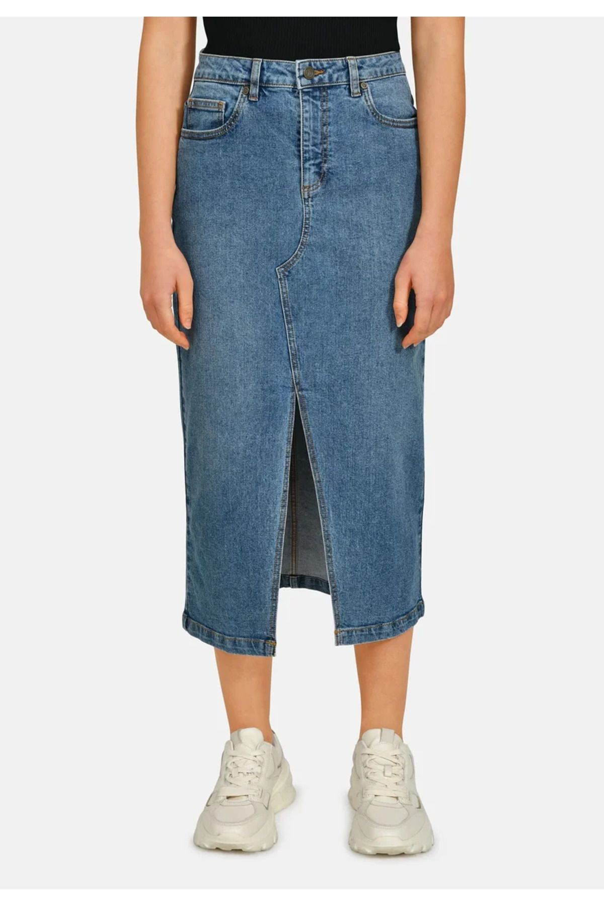 complete the look image