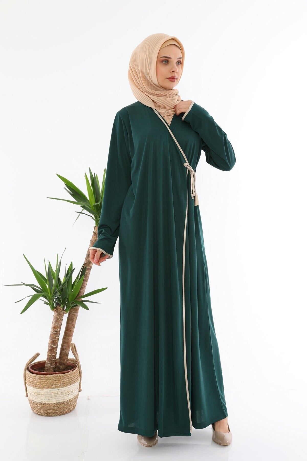 https://cdn.dsmcdn.com/ty1023/product/media/images/prod/SPM/PIM/20231026/09/eac4c2bd-4e8a-327d-b5e6-6c42d928aed3/1_org_zoom.jpg