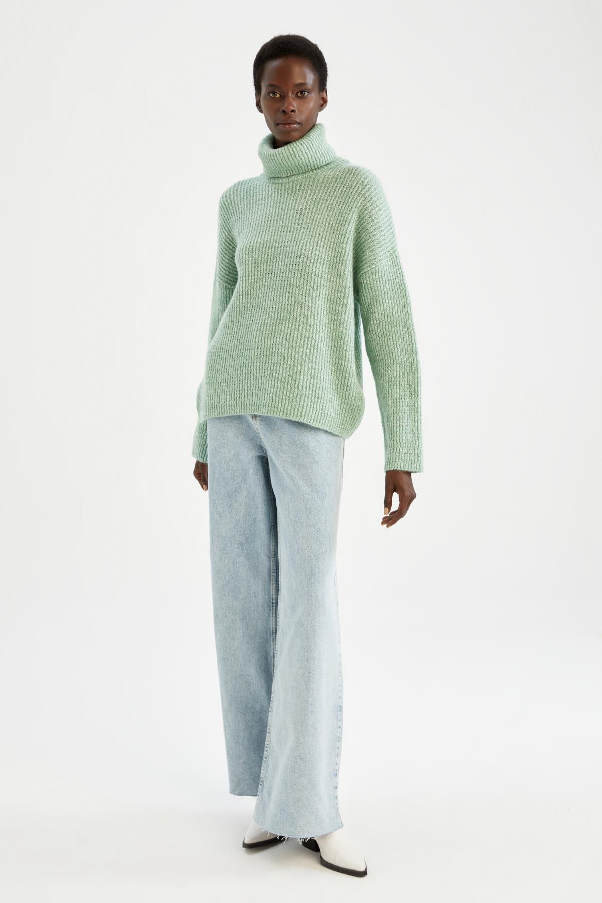 Turtleneck glitter discount