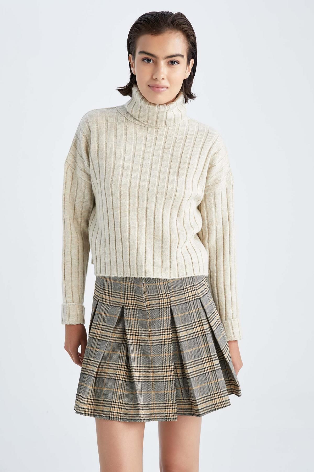DeFacto-Extra weicher Rollkragenpullover mit Rollkragen, Oversize-Passform 3