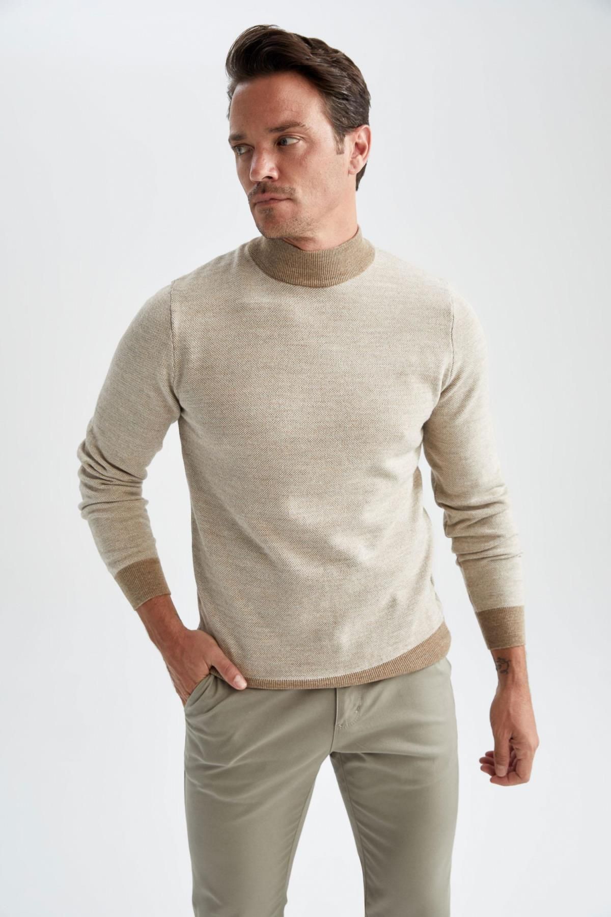 Slim Fit Yarım Balıkçı Yaka Triko Kazak