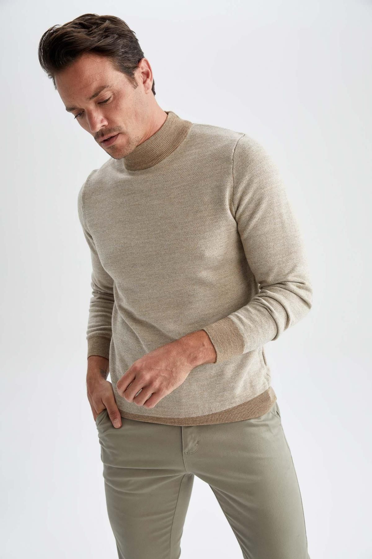Slim Fit Yarım Balıkçı Yaka Triko Kazak