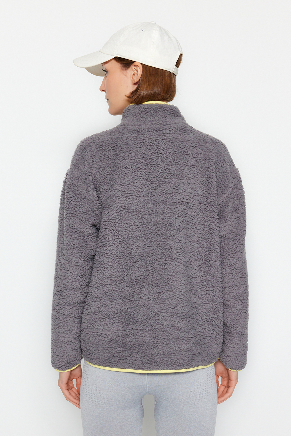 Trendyolmilla  Gri Peluş Örme Spor Sweatshirt THMAW23SW00021 - Görsel 9