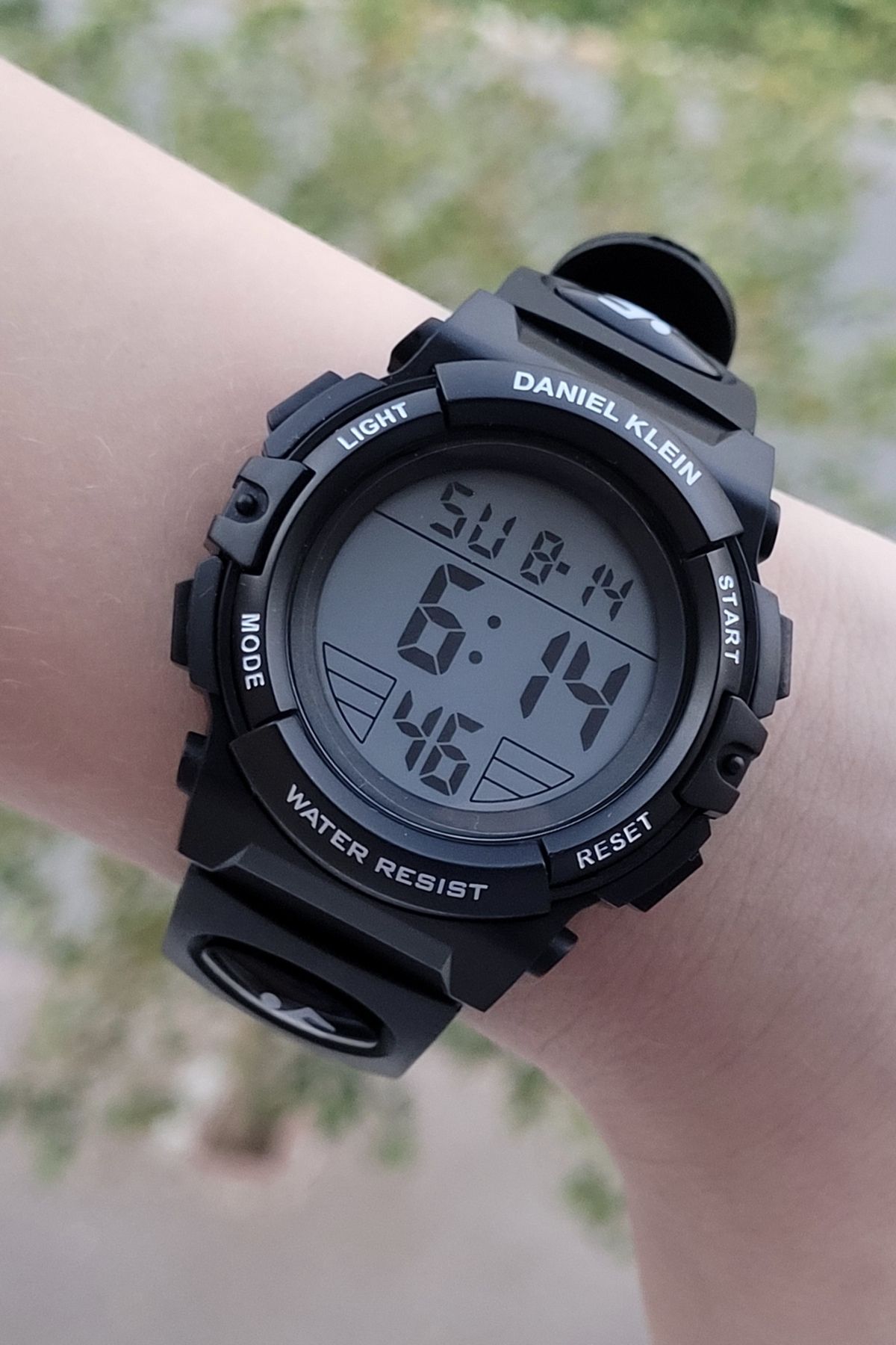 Daniel klein deals digital watches