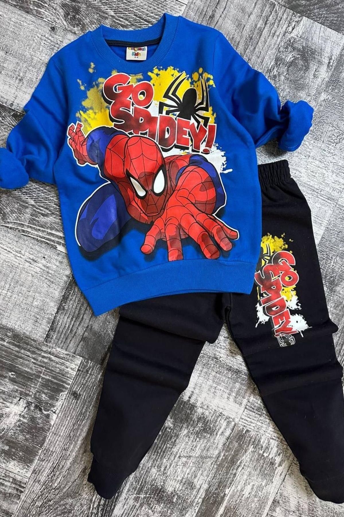 Riccotarz Geripptes blaues Trainingsanzug-Set mit Spiderman- und