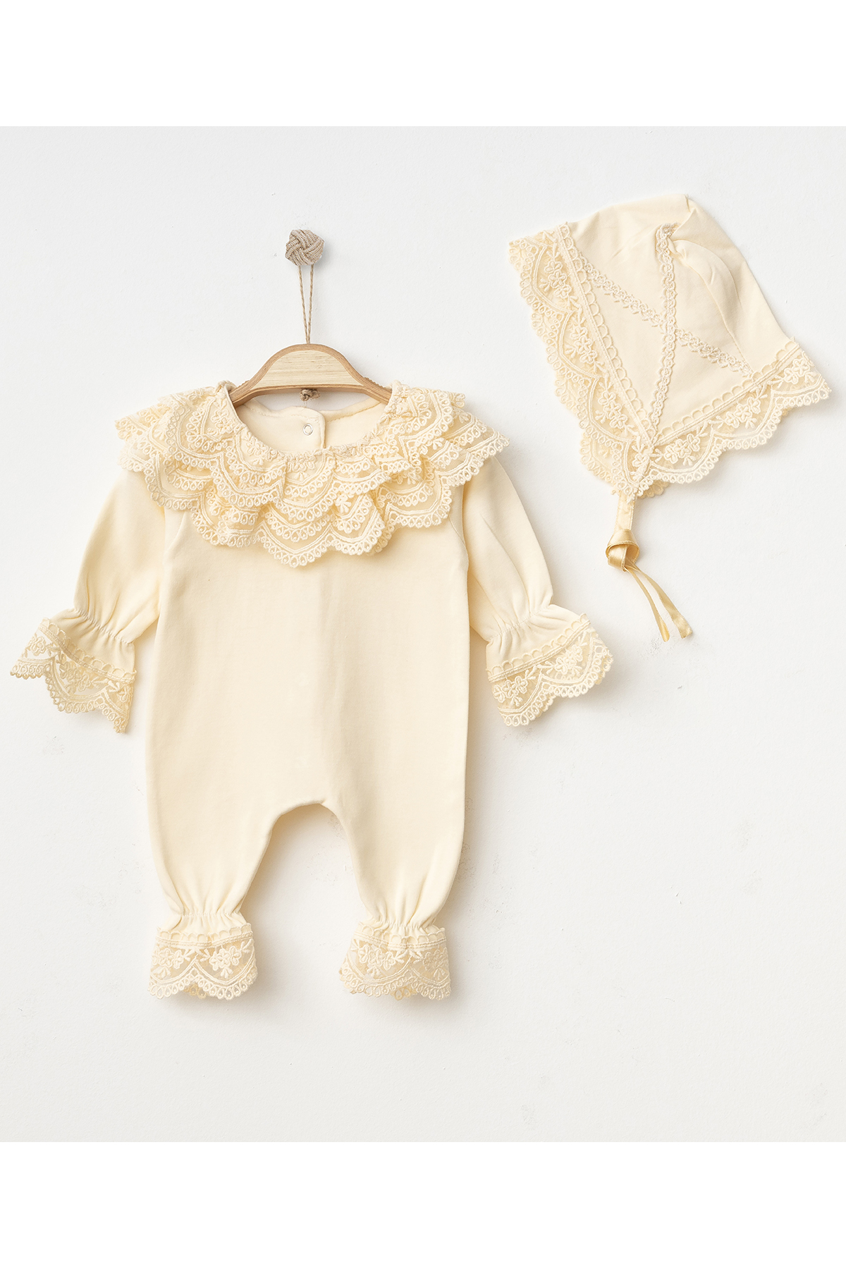 Melekpare Yenidoğan Kız Bebek Hastane Çıkışı Tulumlu Lüks Güpür Dantel Detaylı Pamuk Kutulu 11li Set fotoğrafı 2 (önizleme)