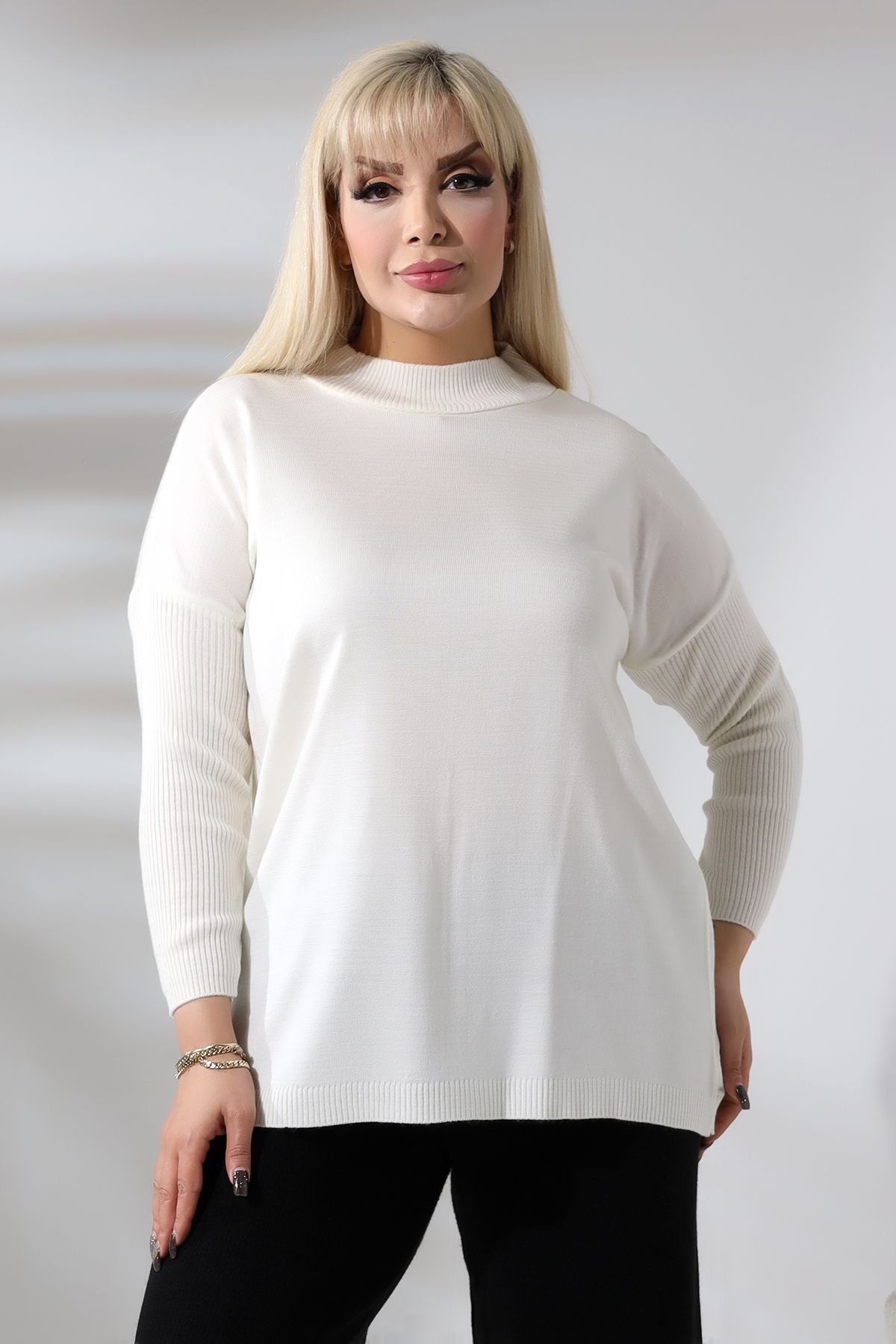 MJORA White Half Turtleneck Fine Knitwear Plus Size Sweater
