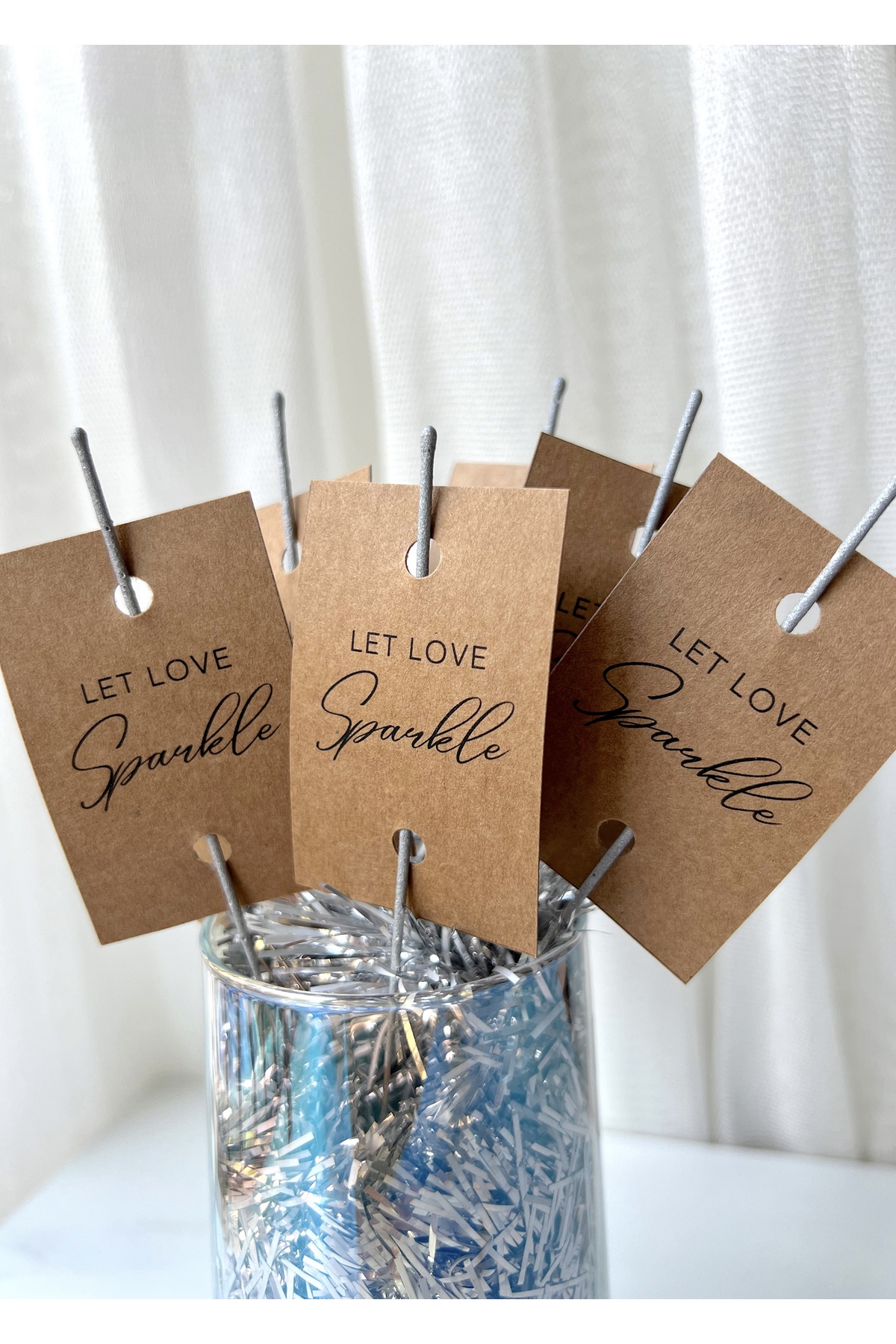 48 Targhette Personalizzabili A Forma Di Violino – Kraft Brown 7x5 Cm, Con Scritta 'Let Love Sparkle', Per Matrimoni E Feste