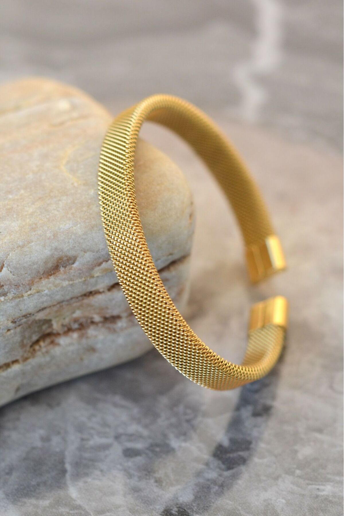 Thin top mesh bracelet