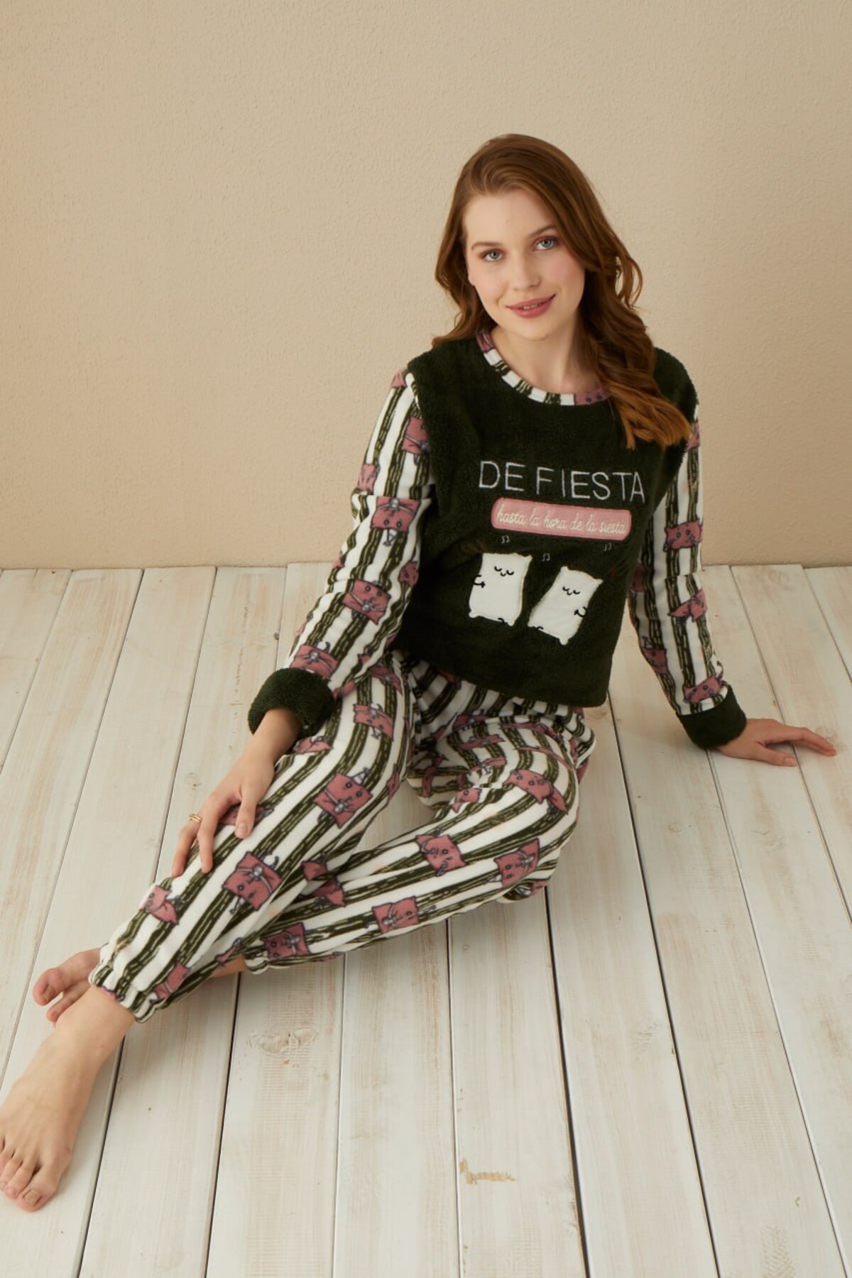 Women's Winter Pajamas Set,soft/fleece/welsoft,bicycle Neck,embroidered,embroidered,printed Set